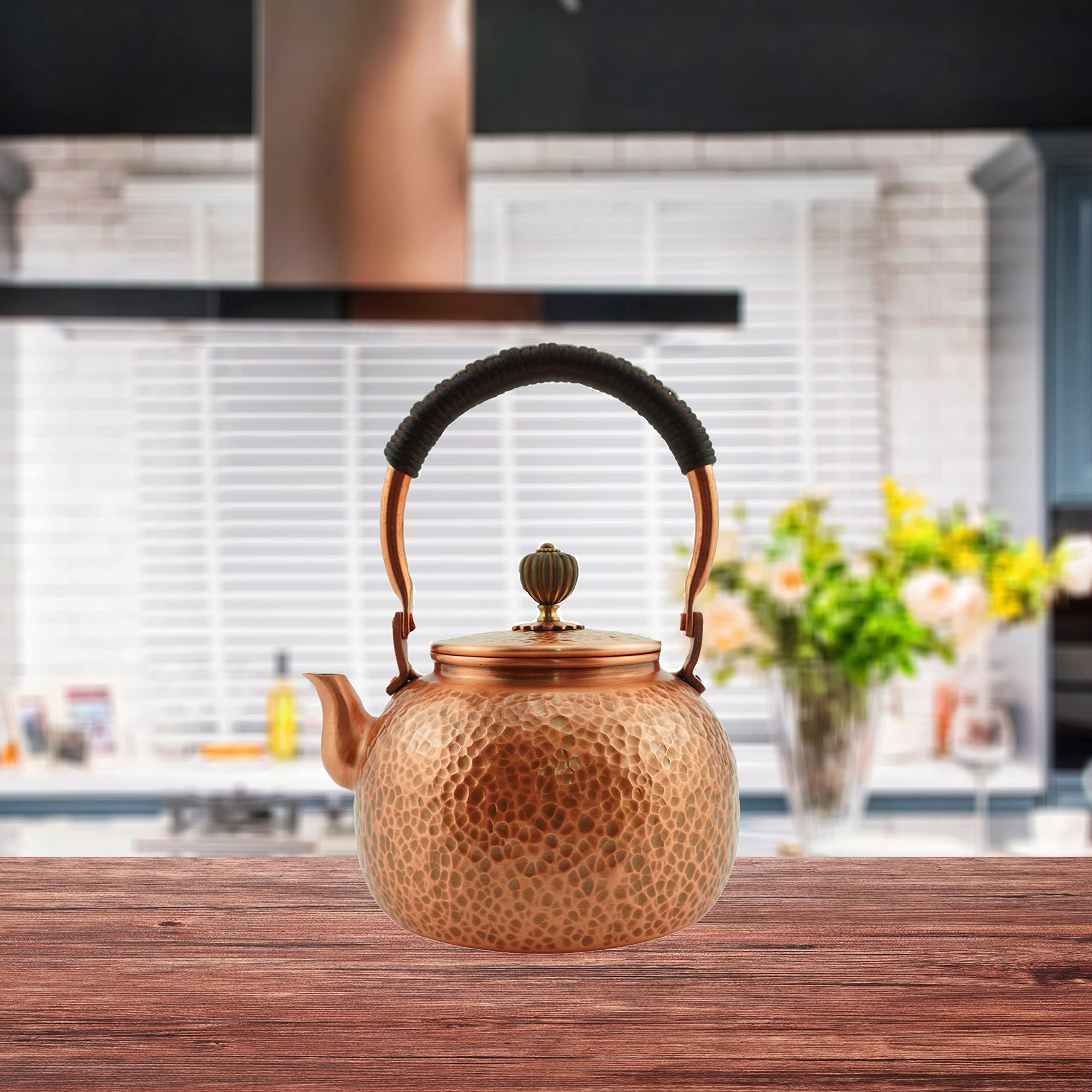 Handmade Solid Copper Tea Kettle - 600ml Hammered Stovetop Teapot for Gas & Induction Cooktops - Pure Copper Teapot for Brewing Loose Leaf Tea, Chai & Herbal Infusions - Perfect for Home, Office & Gift Giving