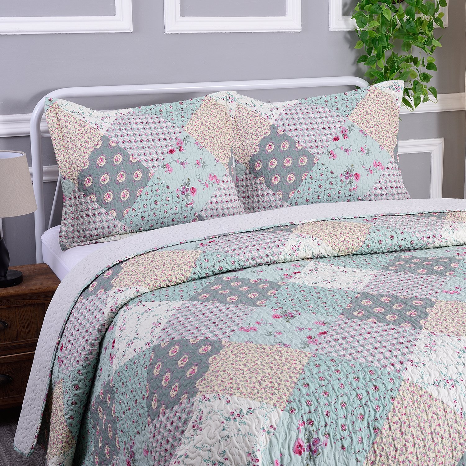 JML Queen Size Quilt Set - 3 Piece All Season Lightweight Bedding with Printed Pattern & Shams - Soft Coverlet Bedspread for Cozy Home Decor | Perfect for Master Bedroom, Guest Room & Dorm