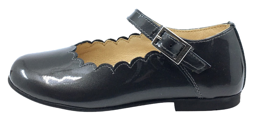 Andanines Girls Scalloped Mary Jane Shoes - Grey Patent Leather School Dress Shoes for Toddler & Little Girls - Perfect for Weddings, Parties & Formal Occasions