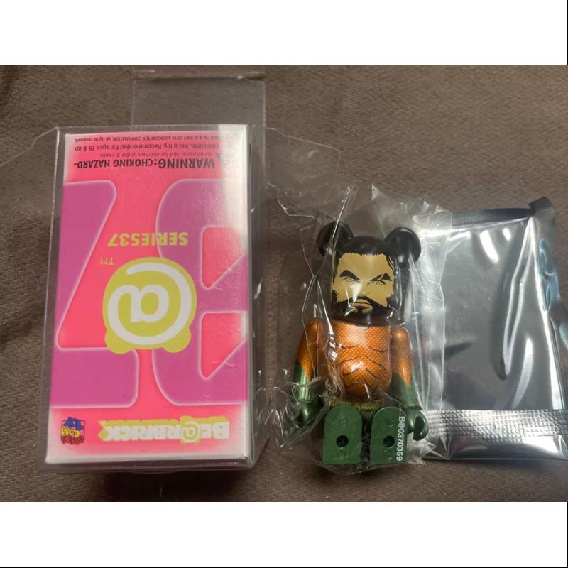 Bearbrick Series 37 HERO Aquaman DC Comics 100% Collectible Figure - Perfect for Superhero Fans, Home Decor & Gift Giving