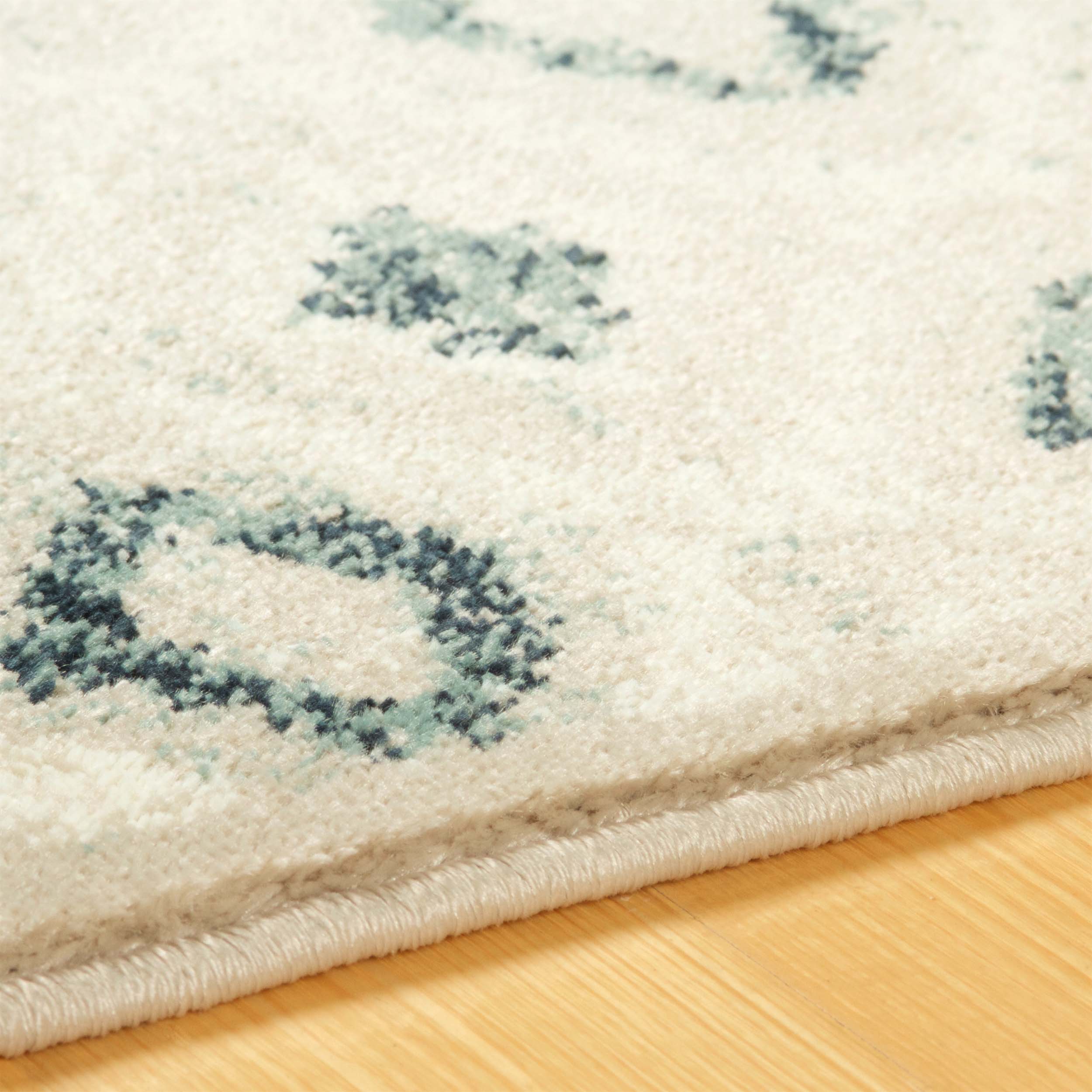 Luxury Navan Floral Damask Indoor Area Rug - Soft Non-Slip Living Room Carpet for Bedroom, Dining Room & Home Decor