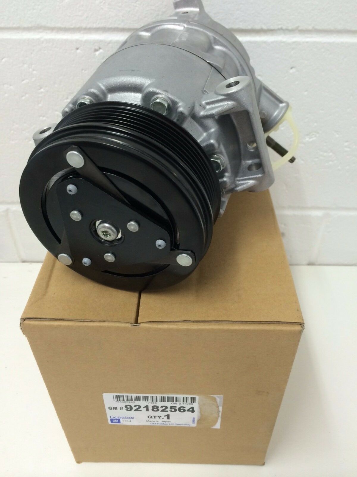 Genuine Holden Commodore VZ WL V6 Air Conditioning Compressor Part #92182564 - Perfect Replacement for Car AC Repair & Maintenance