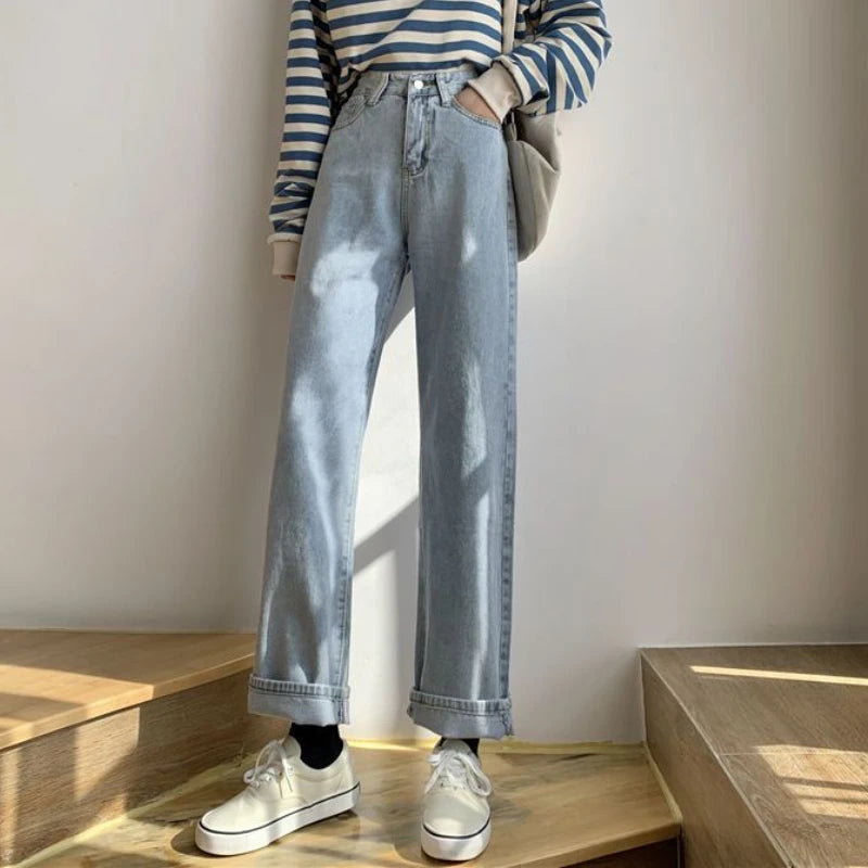 Women's Vintage Straight Leg Denim Jeans - Loose Fit Wide Leg Casual Pants in White & Black | Perfect for Autumn, Spring & Everyday Wear