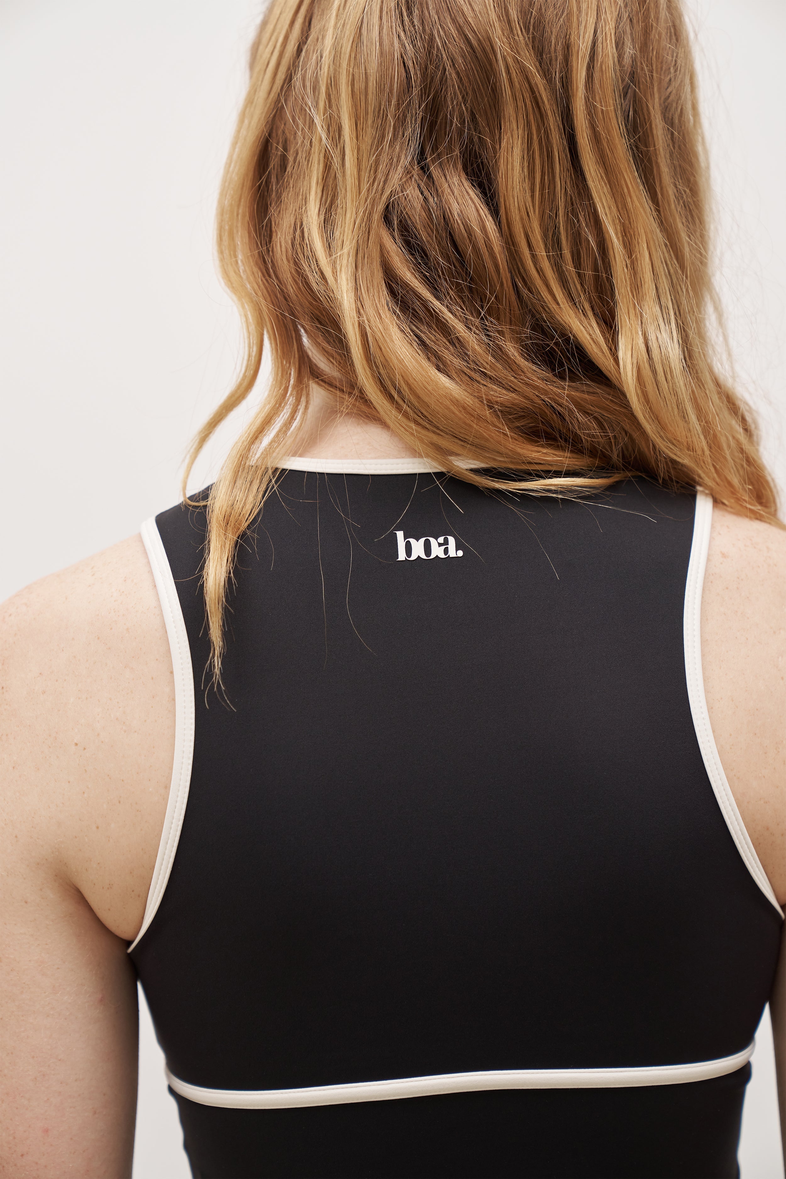 Base Contrast Trim Sleeveless Zip Up Jacket for Women - Black/Tofu Color Block Style - Perfect for Gym, Running & Casual Streetwear Outfits