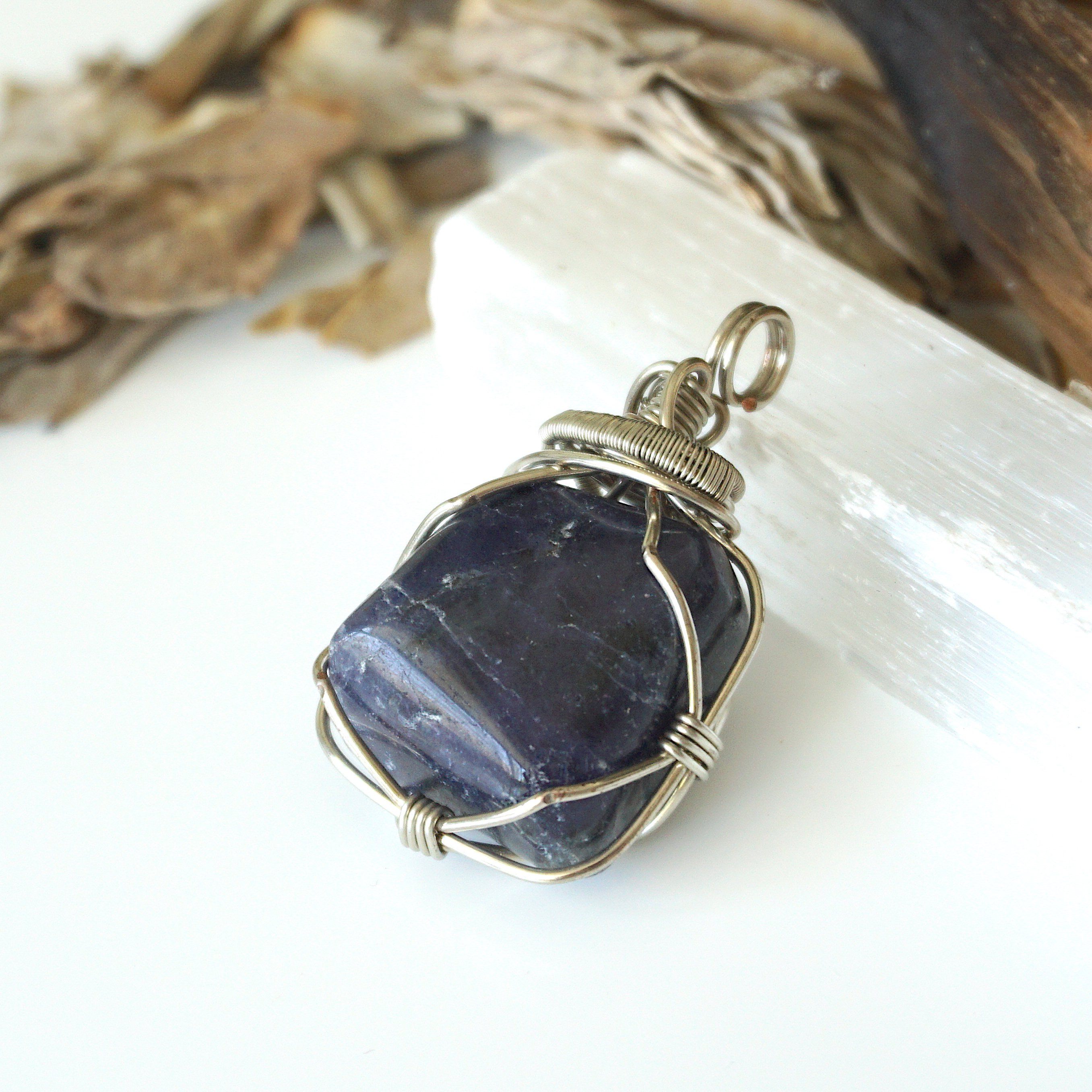 Natural Raw Sapphire Pendant Necklace - 925 Sterling Silver Plated in White Gold (Dark Silver) | Elegant Jewelry Gift for Women, Perfect for Weddings, Parties & Special Occasions