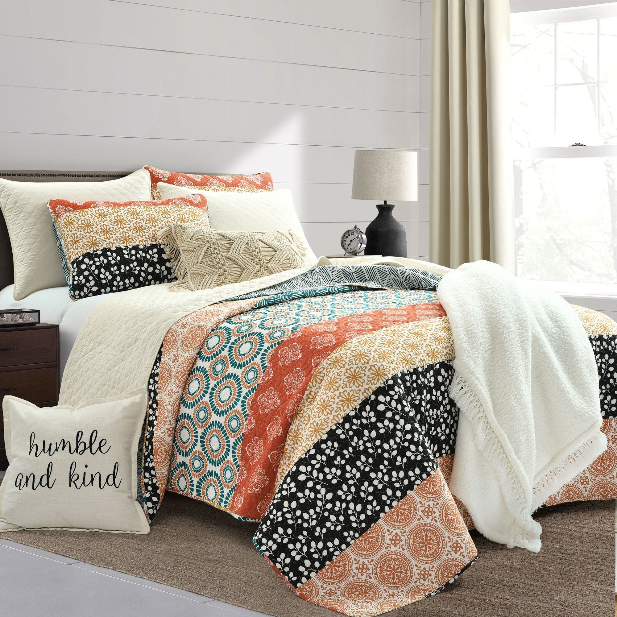Bohemian Stripe Cotton Reversible Duvet Cover Set - Queen Size, 3-Piece Bedding Set with Pillow Shams - Soft & Breathable for All Seasons - Perfect for Boho Chic, Farmhouse or Coastal Bedroom Decor
