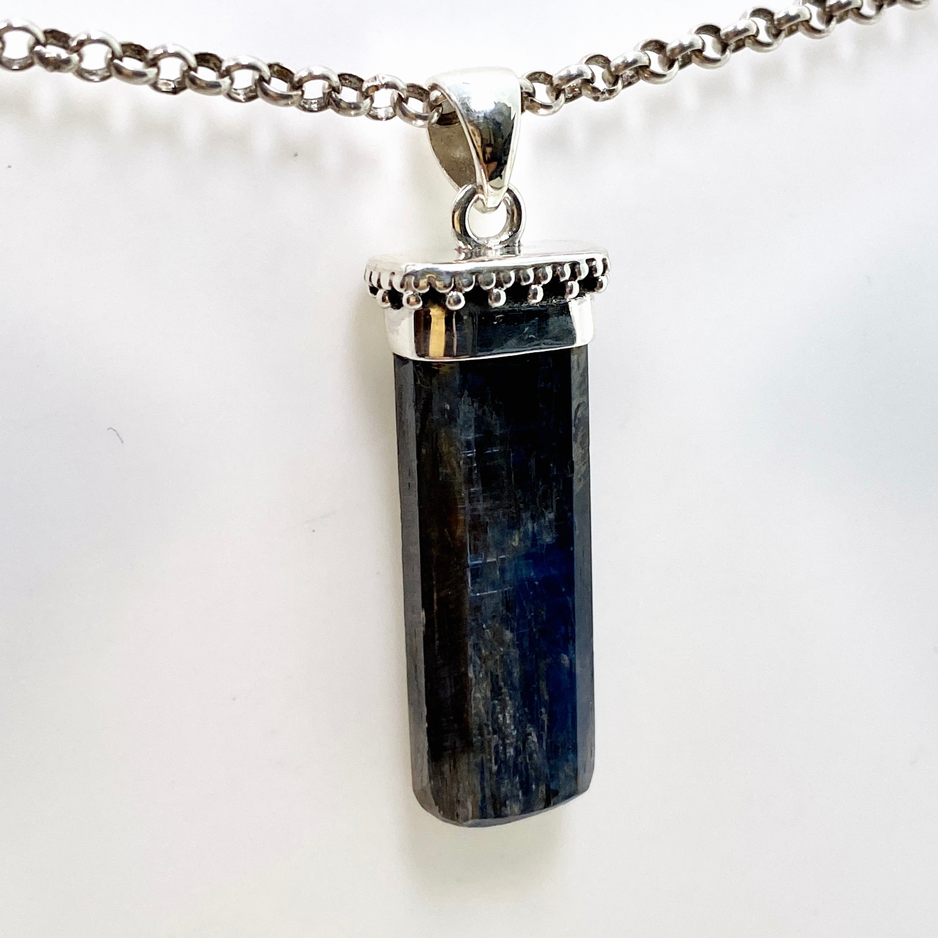 Blue Kyanite Crystal Pendant Necklace - Natural Healing Stone Jewelry KPGJ4621 for Meditation, Energy Balancing & Spiritual Protection