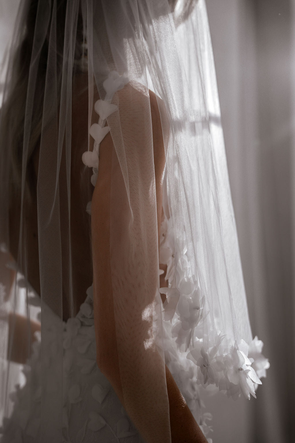 Fay Veil - Elegant Bridal Wedding Veil for Women | Perfect for Church Ceremony, Photoshoot & Special Occasions
