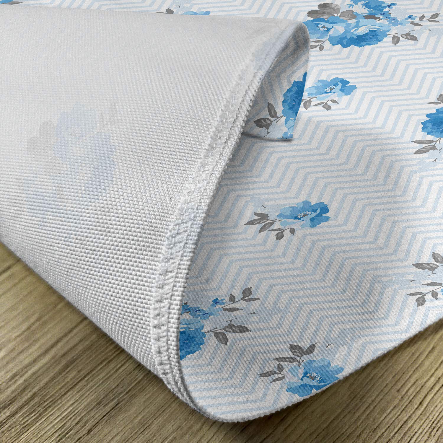 Ambesonne Blue Rose Floral Place Mats Set of 4 - Washable Fabric Table Mats for Dining Room & Kitchen Decor - Romantic Spring Design with Grey Accents - Perfect for Dinner Parties, Brunch, and Home Styling
