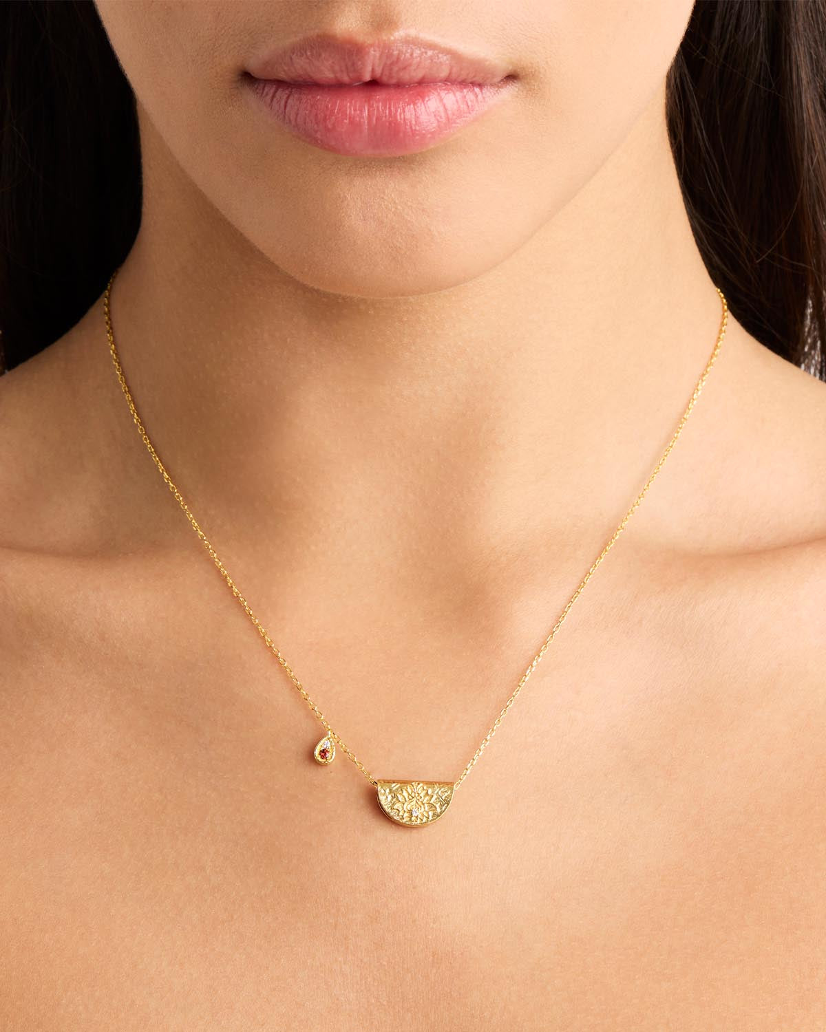18K Gold Vermeil Lotus Birthstone Necklace - January Garnet Jewelry for Women, Elegant Gift for Birthday, Anniversary & Valentine's Day | Perfect for Everyday Wear & Special Occasions