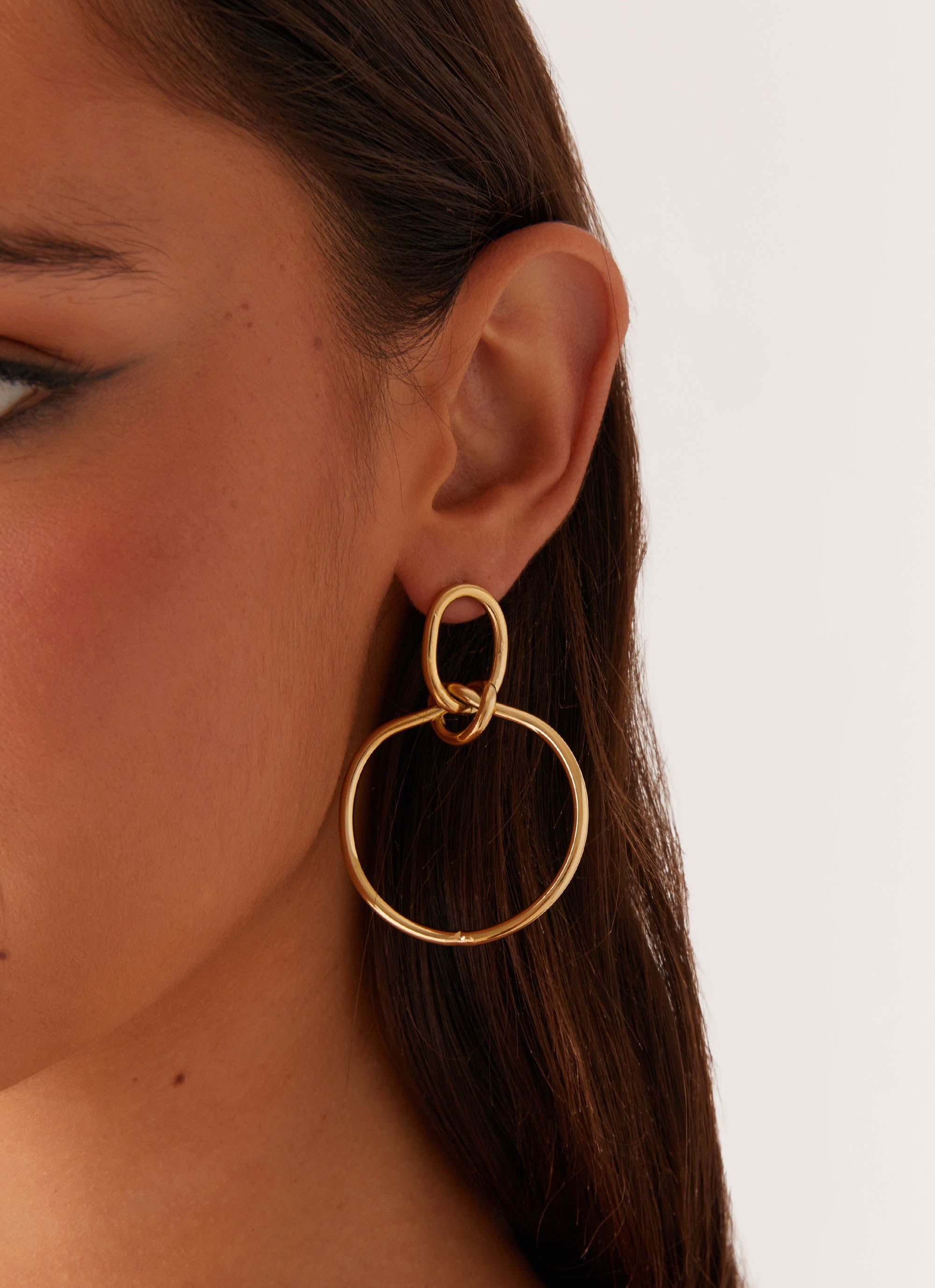 Andrea Gold Hoop Earrings for Women - Elegant & Hypoallergenic Jewelry for Everyday Wear & Special Occasions