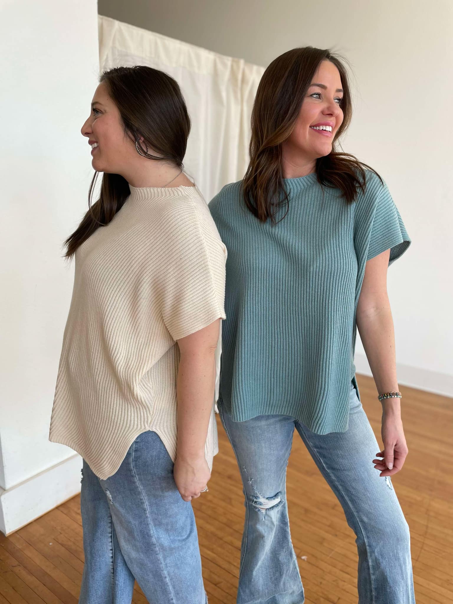 PREORDER: Stylish Day On The Town Sweater for Women - 2 Color Options | Cozy Knit Pullover for Casual Outings & Fall Fashion