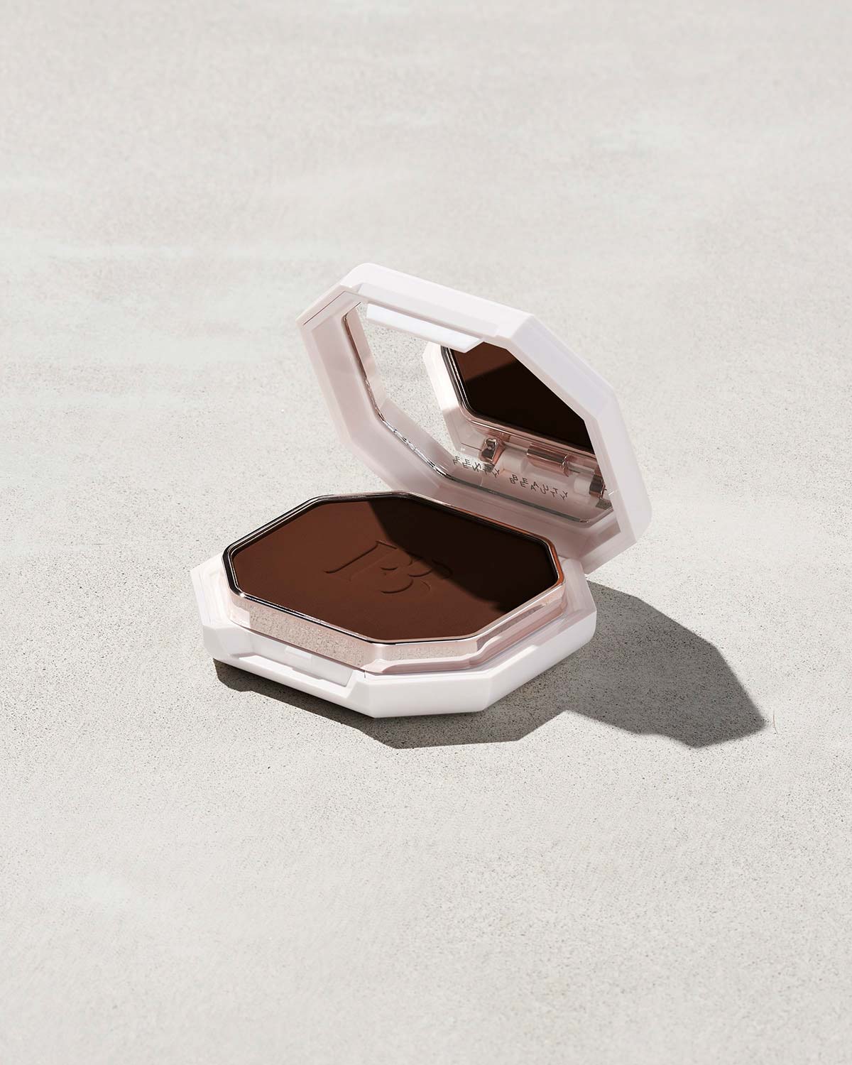 Pro Filt'r Soft Matte Powder Foundation - #495 - Oil Control & Long-Lasting Wear for Flawless Skin | Perfect for Daily Makeup & On-The-Go Touch Ups