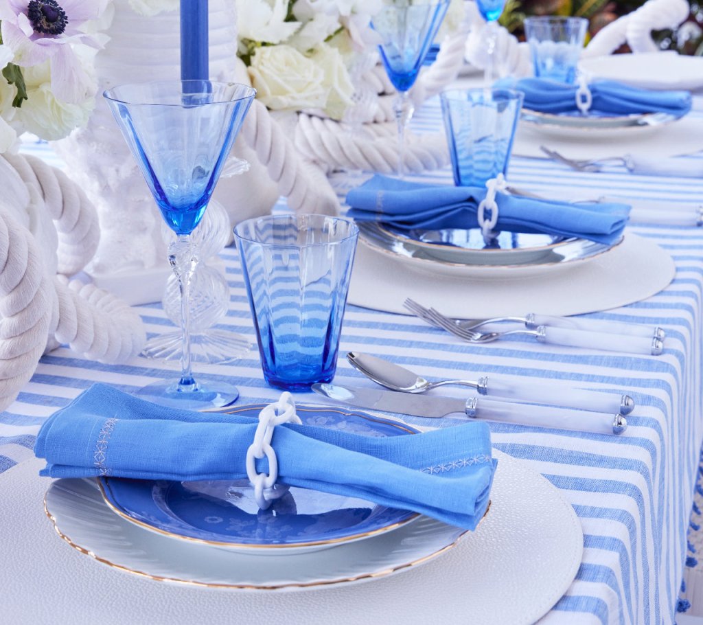 Elegant Chain Link Napkin Rings Set of 4 - Premium Stainless Steel Tableware Accessories for Wedding, Party, and Fine Dining Decor