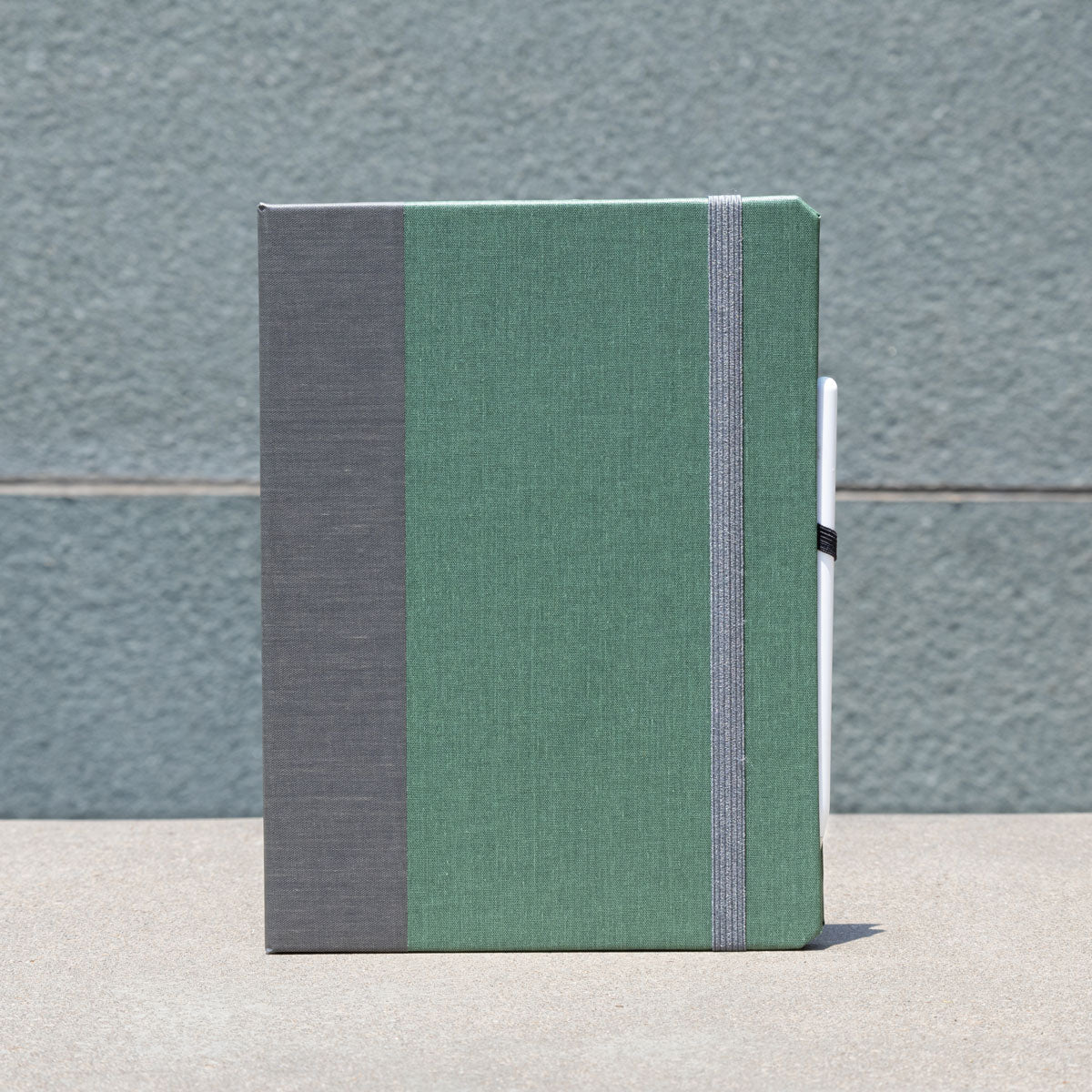 Premium Two-Tone iPad Case - Slim Protective Cover for iPad Pro/Air/Mini - Perfect for Work, Travel & Home Use