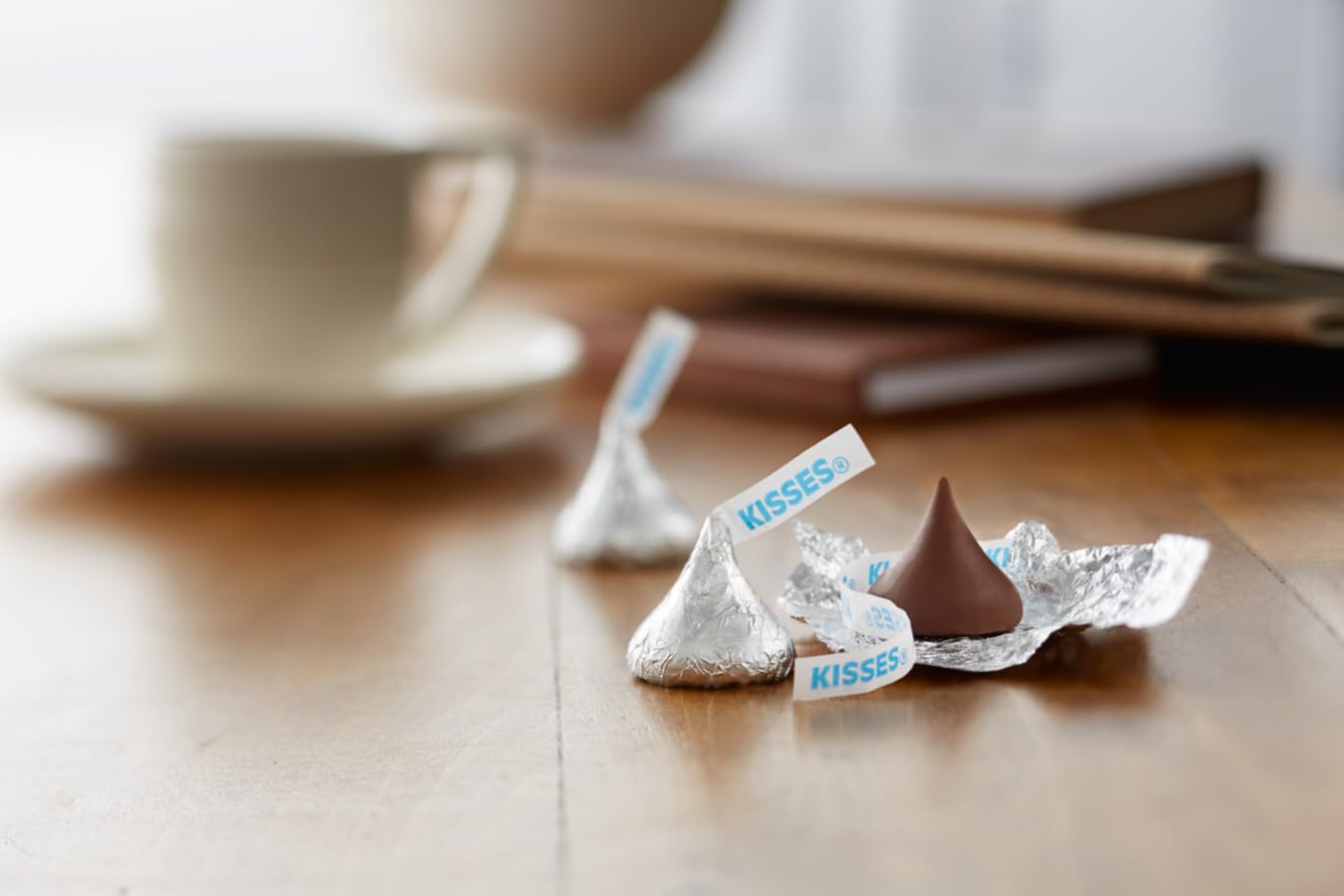 Hershey's Kisses Milk Chocolate Candy in Silver Foil - 1 Pound Bulk Bag for Baking, Parties & Gift Giving