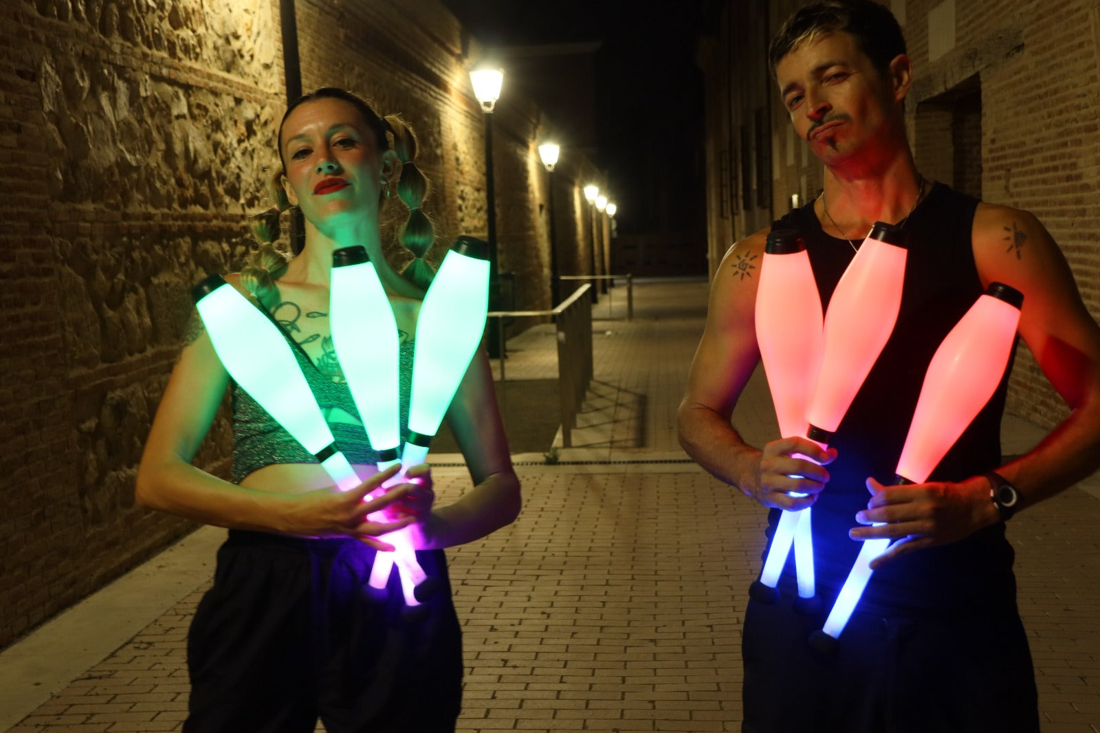 Clavas Kosmo de Luz - Premium Light-Up Glow Sticks for Parties, Raves, and Nighttime Events - Perfect for Dance Performances, Concerts, and Festivals