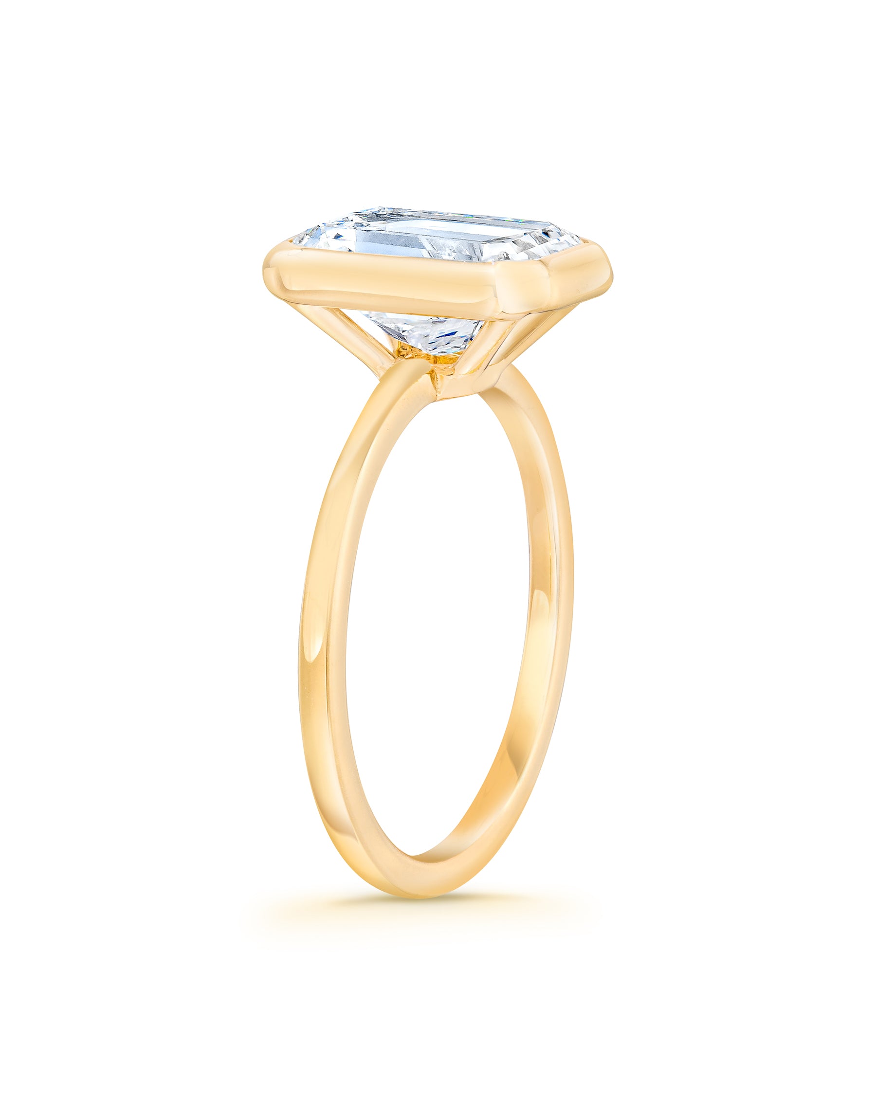 Exquisite Bezel Engagement Ring for Women - Elegant Solitaire Wedding Band - Perfect for Proposals, Anniversaries & Special Occasions