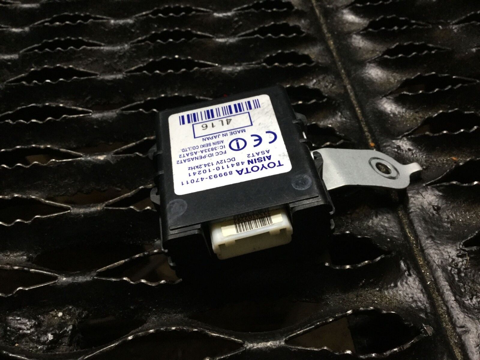 2004-2009 Toyota Prius Trunk Hatch Door Sensor Module OEM Replacement - Perfect for Automatic Door Opening/Closing System