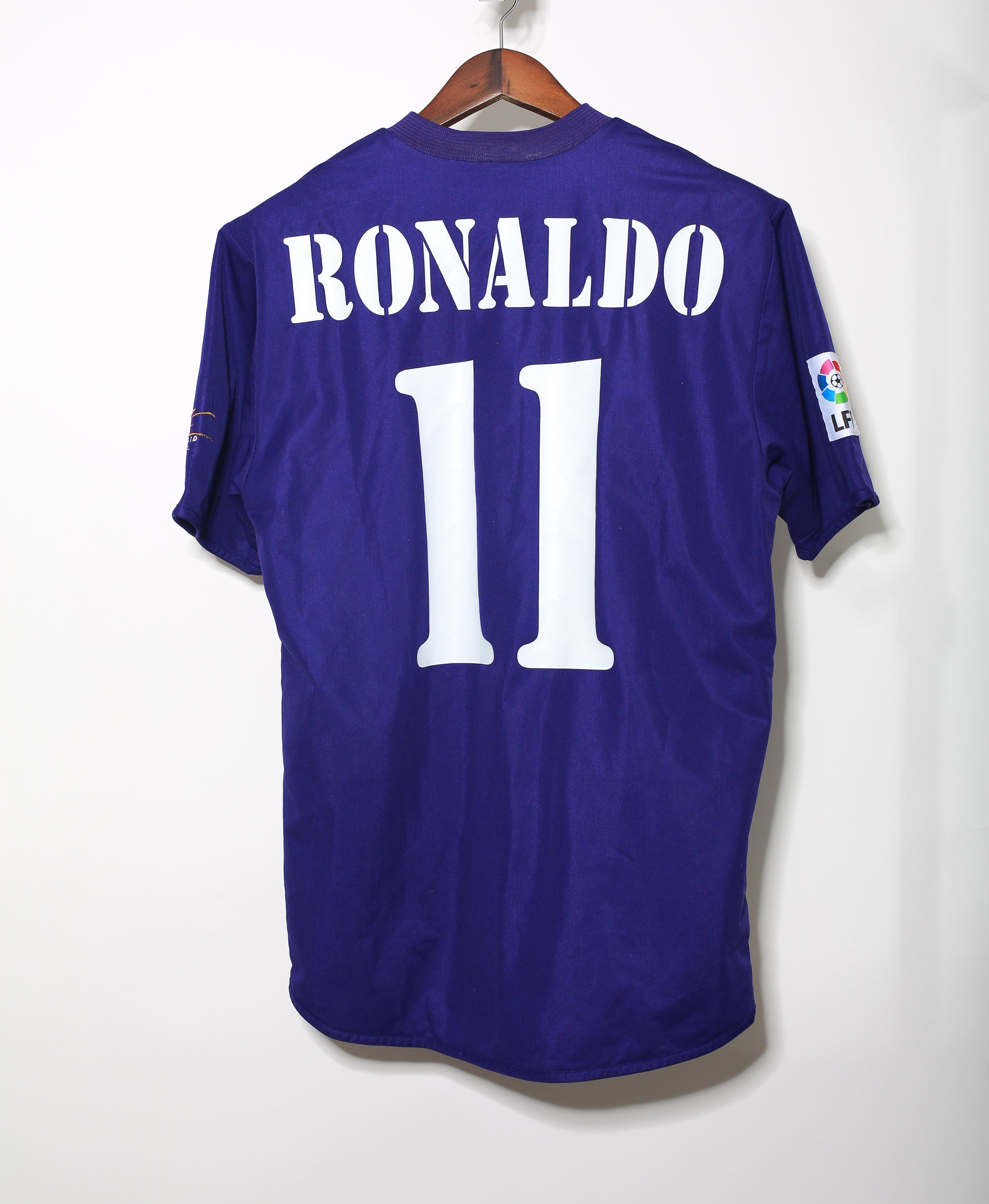 2001-2002 Real Madrid Ronaldo Jersey Third Kit - Authentic Soccer Jersey for Men - Perfect for Football Matches, Fan Collection & Retro Sports Fashion