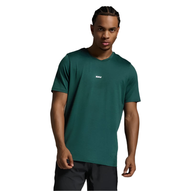 2XU Men's Motion Soft Jersey Training T-Shirt - Lightweight, Moisture-Wicking Workout Top for Running, Gym & Active Lifestyle