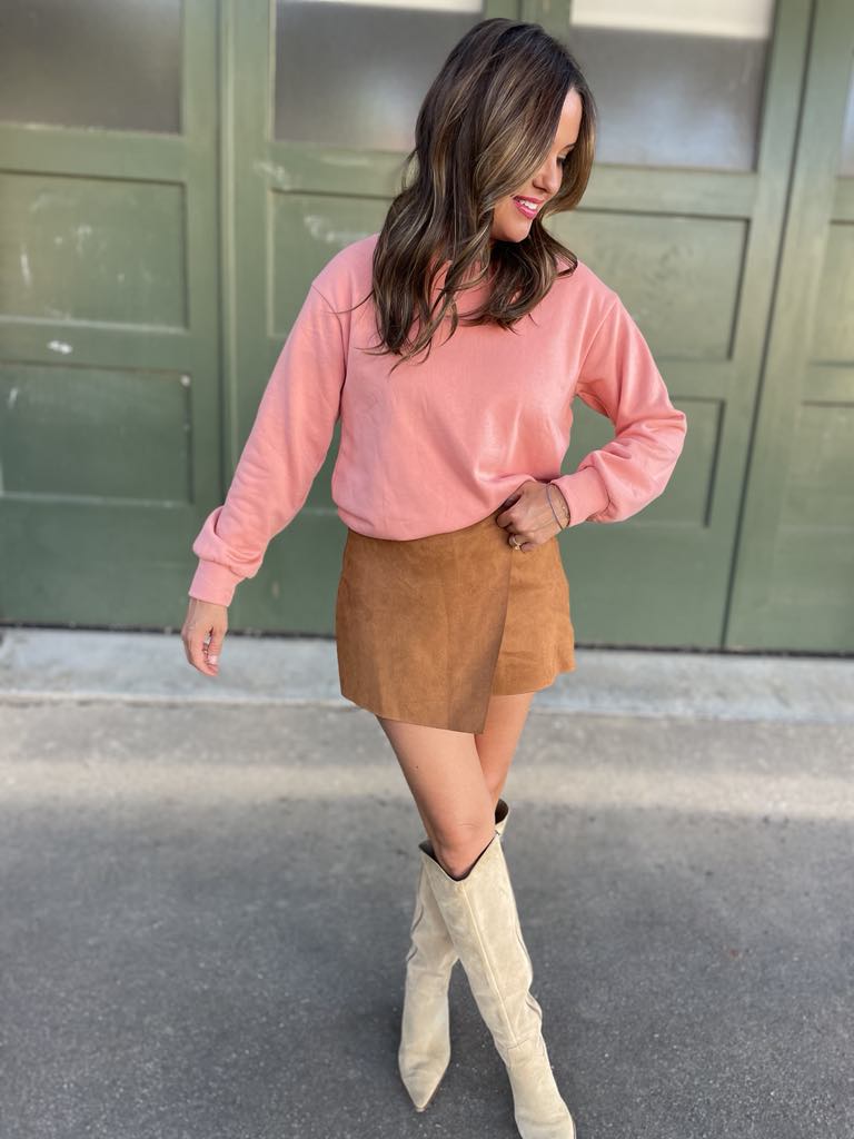 PREORDER: Stylish Bow Back Sweatshirt for Women - 3 Trendy Colors | Cozy Casual Wear for Fall & Winter Fashion