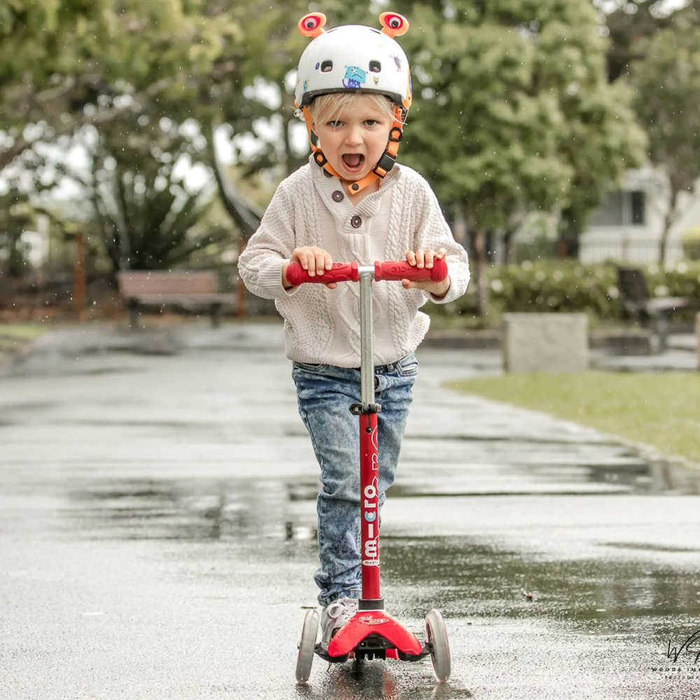Adjustable LED Kids Scooter Helmet - Lightweight & Safe for Boys & Girls - Perfect for Skateboarding, Biking & Outdoor Activities