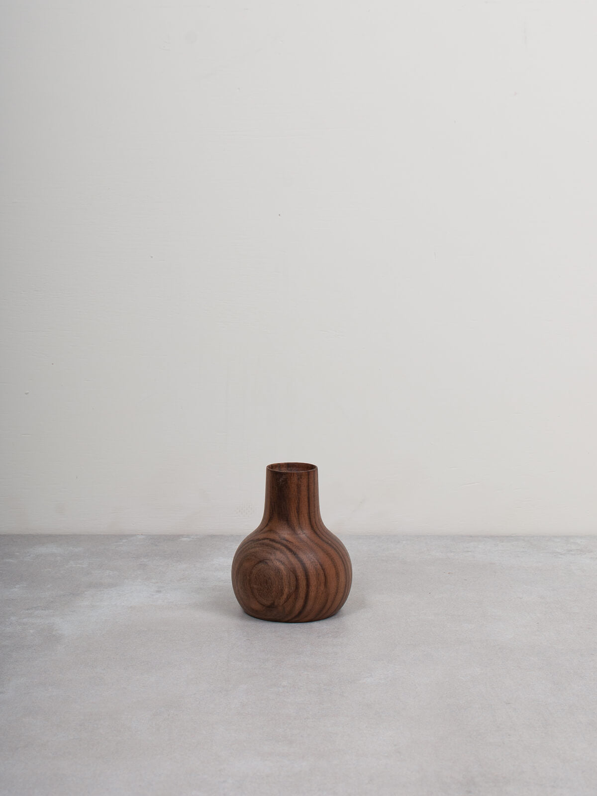 Handmade Walnut Wood Mini Vase - Small Decorative Flower Holder for Home & Office Decor - Perfect for Table Centerpieces, Wedding Favors, and Gift Giving