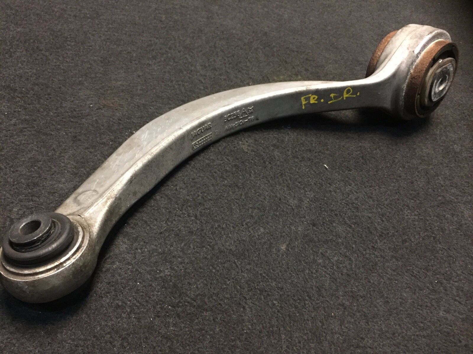2004-2009 Jaguar XJ8 Front Left Driver Side Control Arm - OEM GX53 3C256 AA Replacement Part - Perfect for Suspension Repair & Smooth Ride Maintenance