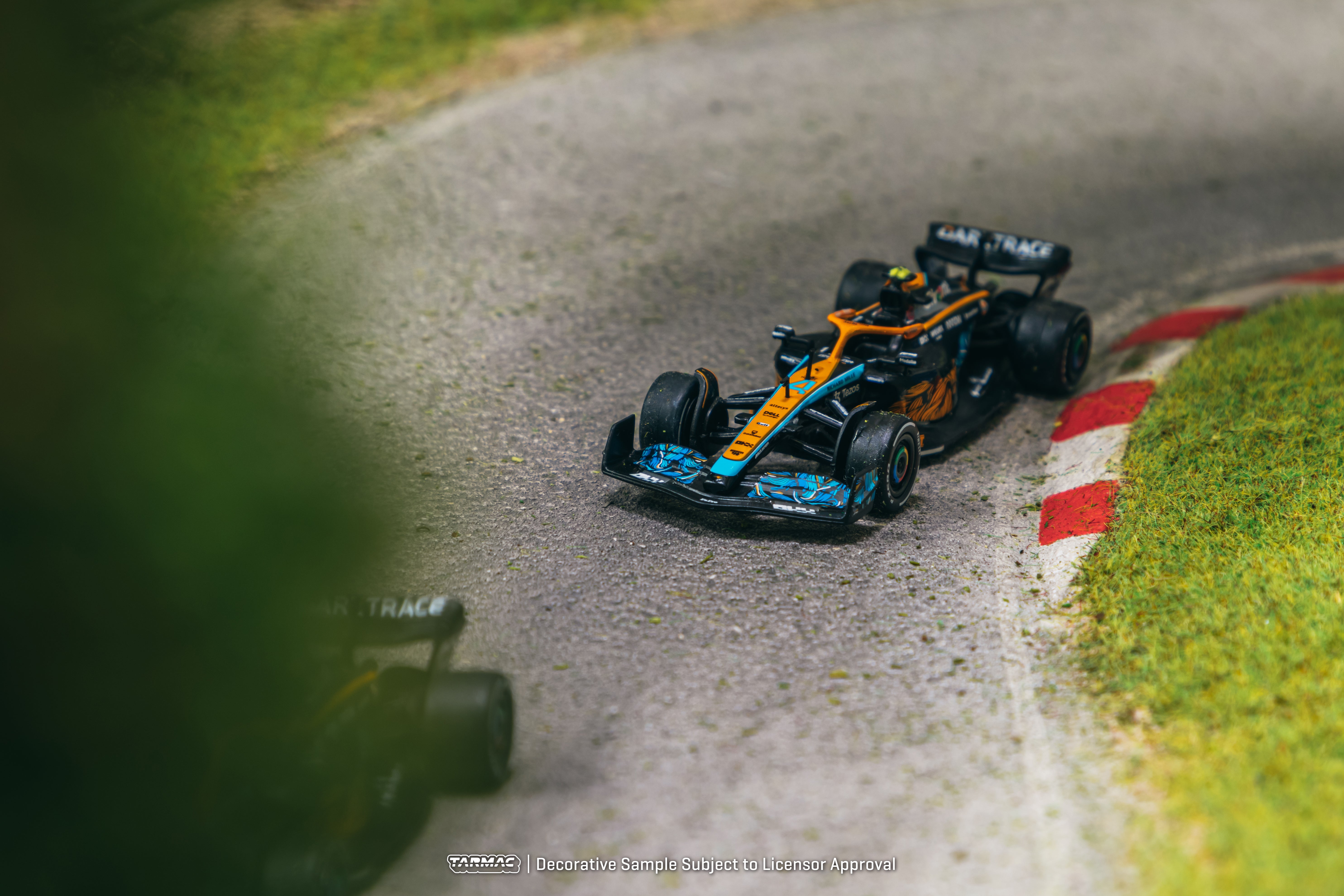 Tarmac Works X iXO Models 1/64 Scale McLaren MCL36 Abu Dhabi Grand Prix 2022 Lando Norris #4 Diecast Car - Collectible Racing Model for Display & Gifting