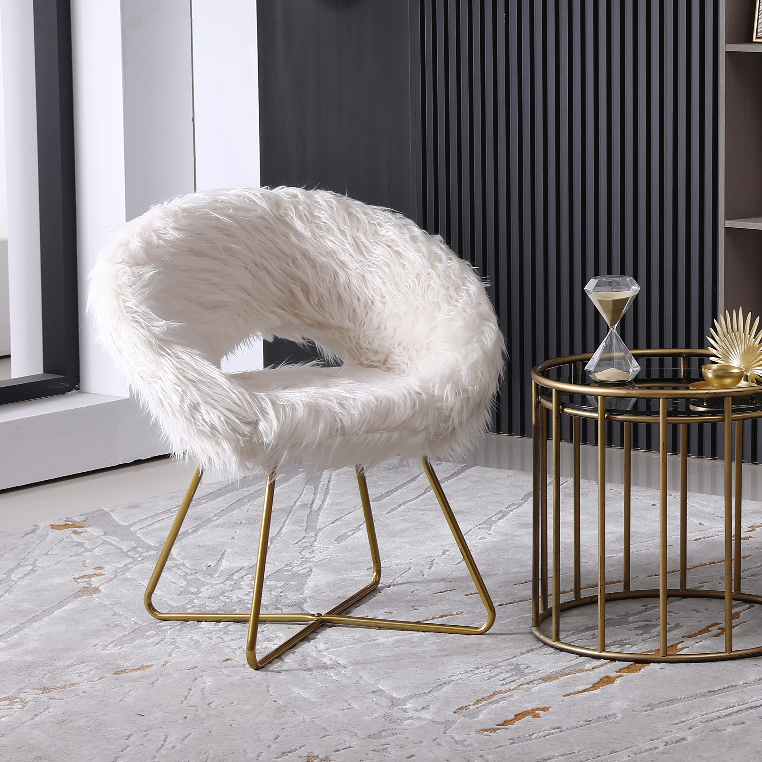 Slatina Faux Fur Upholstered Accent Chair by Roundhill Furniture - Soft White Modern Lounge Chair for Living Room, Bedroom & Office Decor