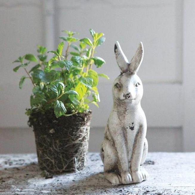 Vintage Distressed Cream Ceramic Rabbit Figurine - Handmade Home Decor for Easter, Spring & Farmhouse Style - Perfect for Shelf Display, Table Centerpiece & Gift Giving