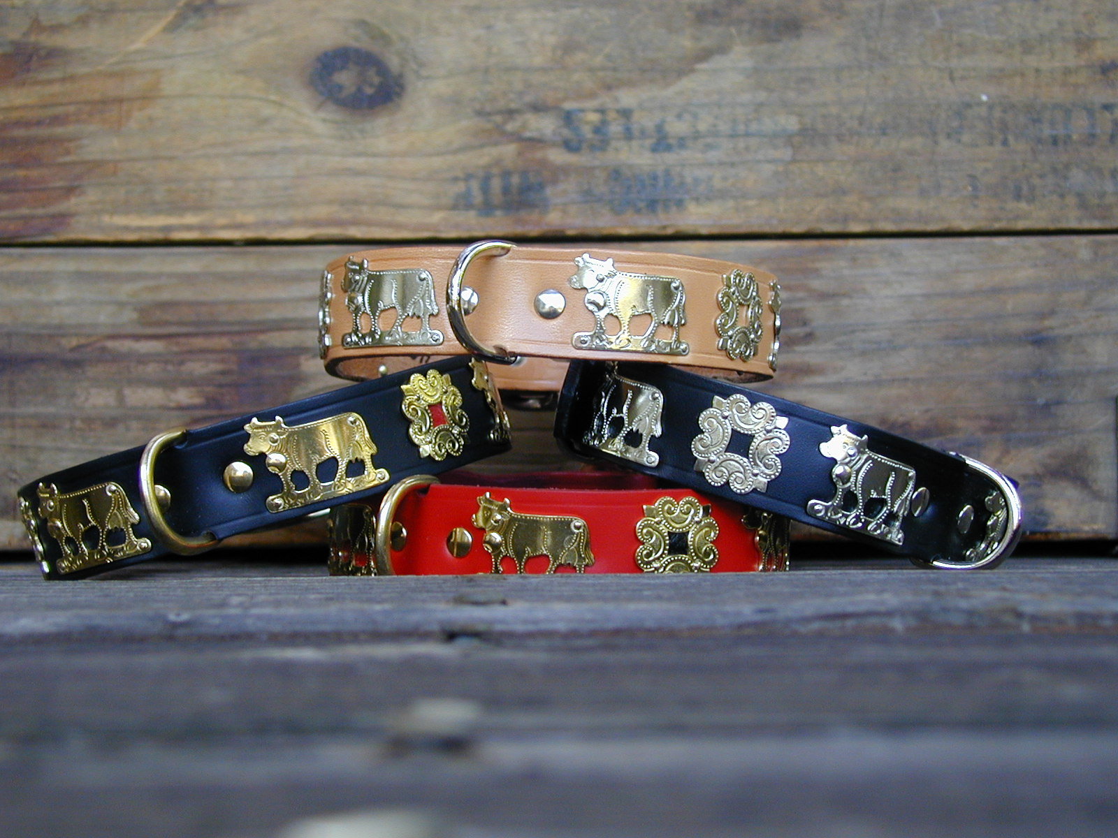 Small Contemporary Swiss Dog Collar - Premium Pet Accessory for Small Dogs | Perfect for Daily Walks, Training & Fashion Outfits