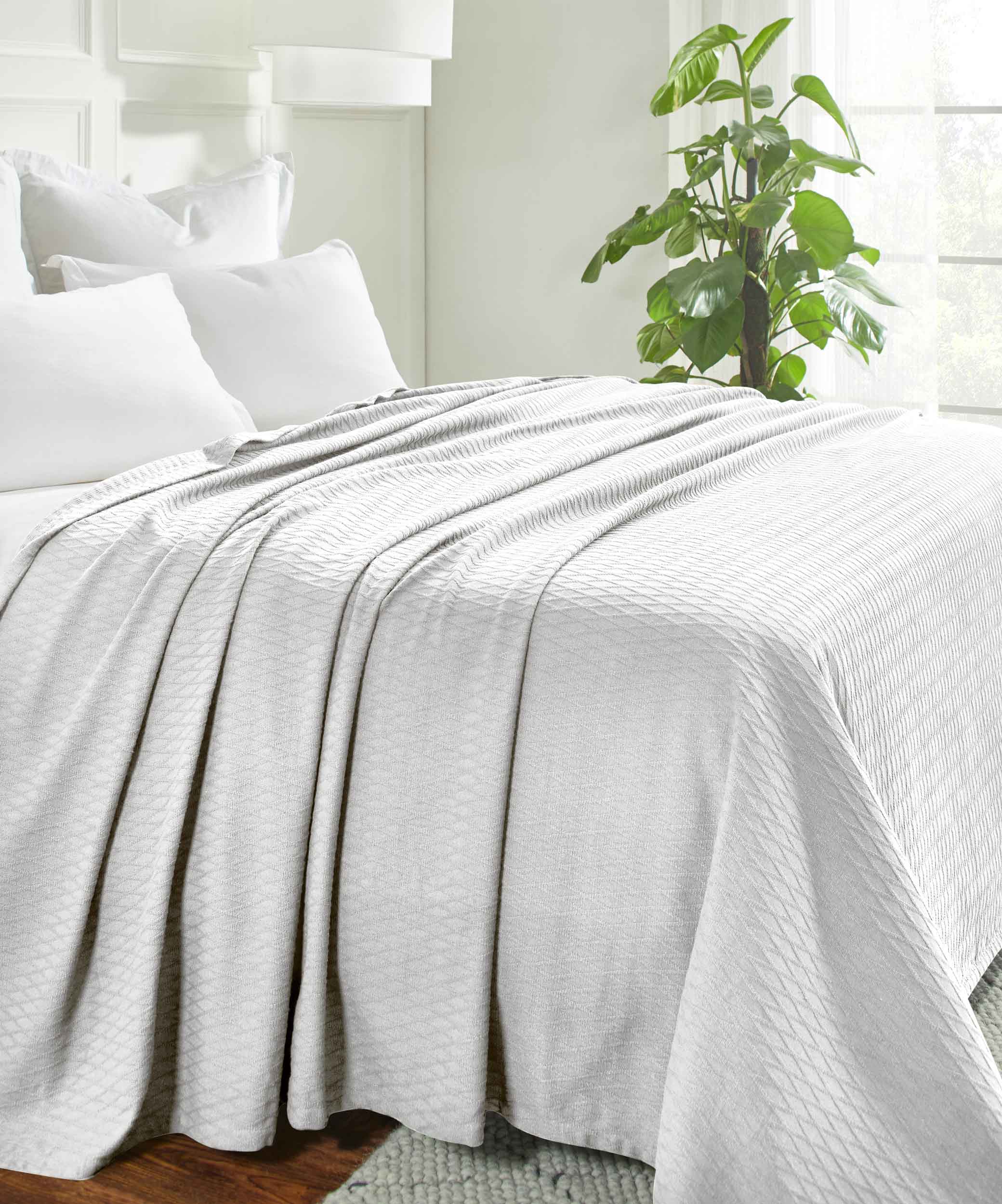 Premium Cotton All-Season Diamond Pattern Bed Blanket & Sofa Throw - Soft Cozy Blanket for Bedroom, Living Room, Travel and Gift Giving