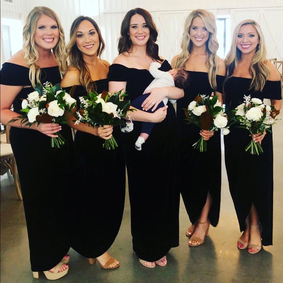 Elegant Off-the-Shoulder Black Velvet Bridesmaid Dress - Long Formal Gown for Fall Weddings, Evening Parties & Special Occasions
