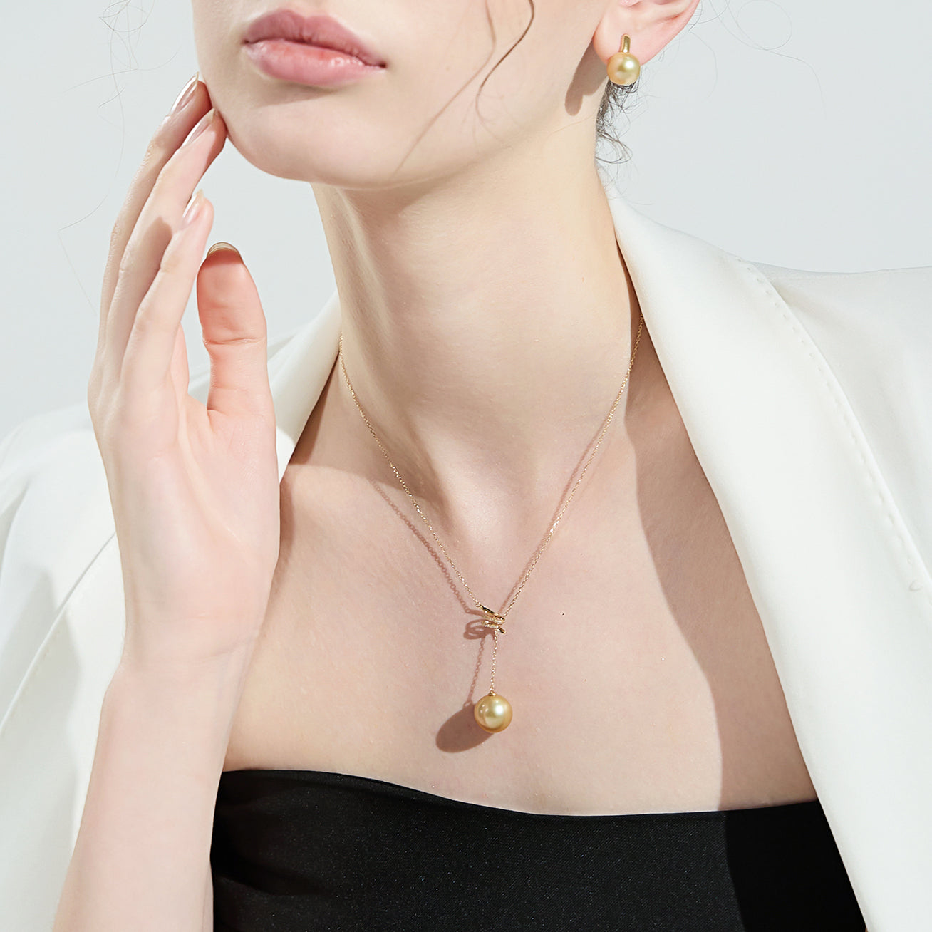 18K Gold Diamond South Sea Golden Pearl Necklace KN00121 - Luxury Bridal Jewelry, Anniversary Gift for Her, Elegant Evening Wear Accessory