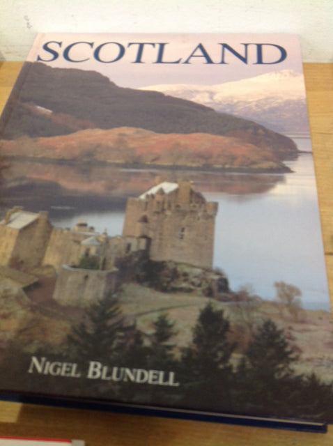 Scotland Coffee Table Book - Stunning Photography & Travel Inspiration for Home Decor & Gifts | Perfect for Living Rooms, Offices & Waiting Areas
