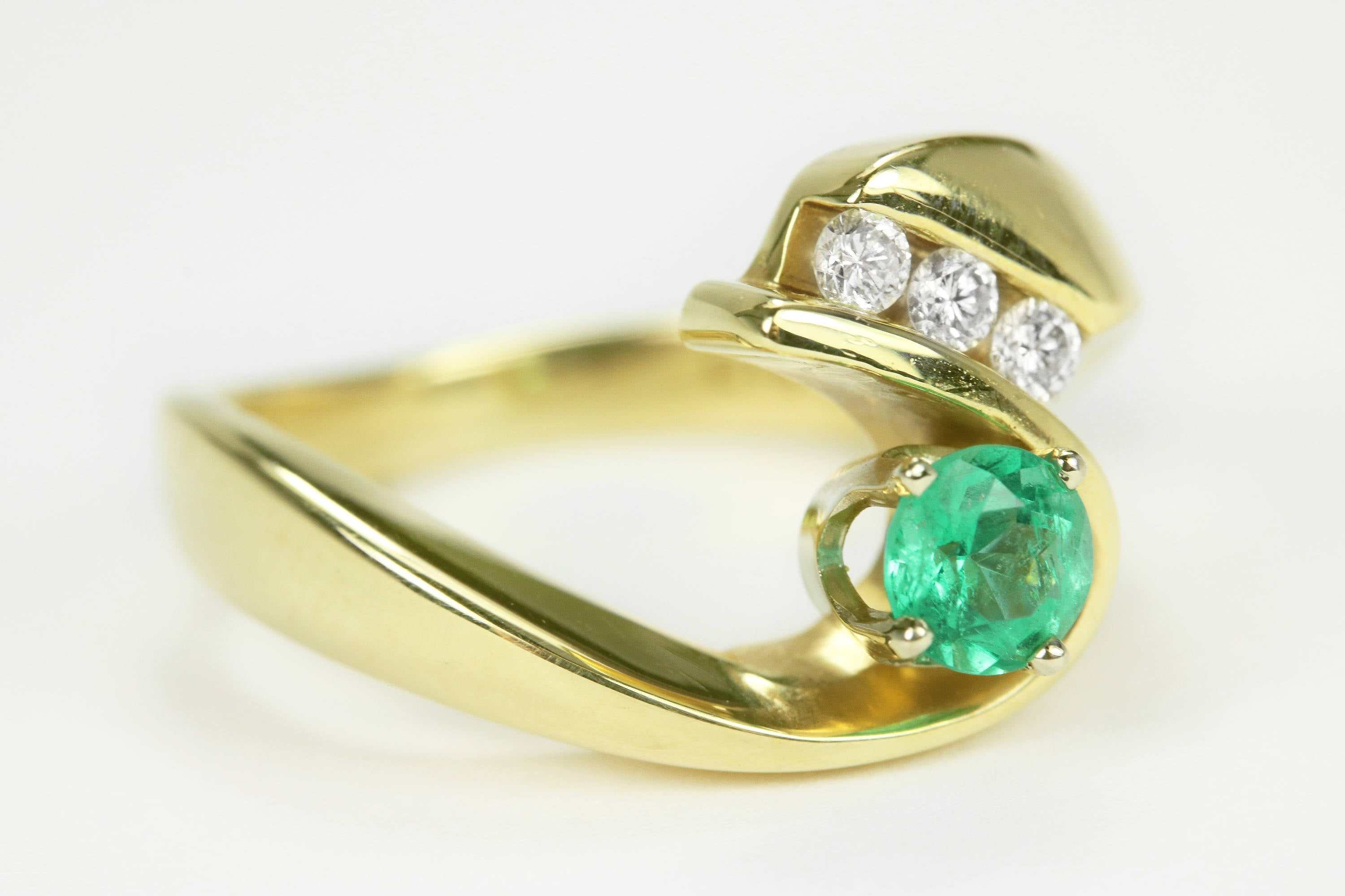 0.60 Carat Natural Emerald and Diamond Modern Ring in 14K Gold - Elegant Free Form Design for Women's Everyday Wear & Special Occasions
