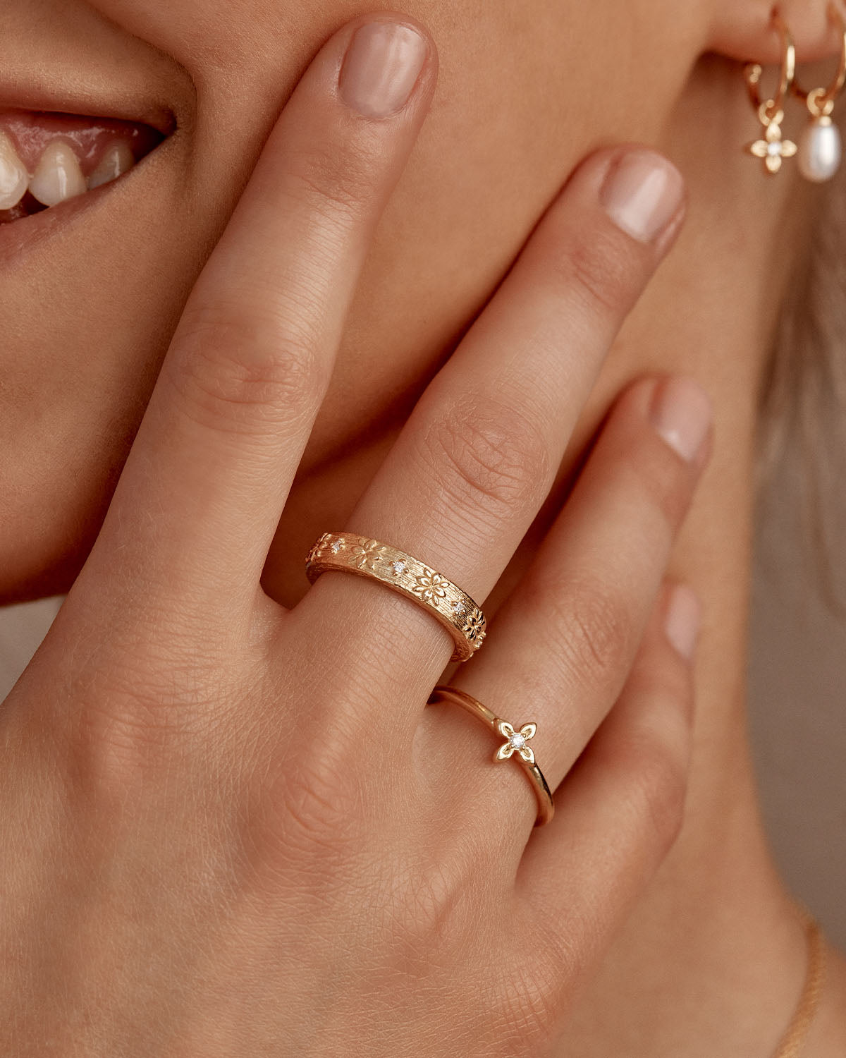 18k Gold Vermeil Live in Light Ring - Elegant Stackable Ring for Women, Dainty Minimalist Jewelry Gift for Her - Perfect for Everyday Wear, Date Nights & Special Occasions
