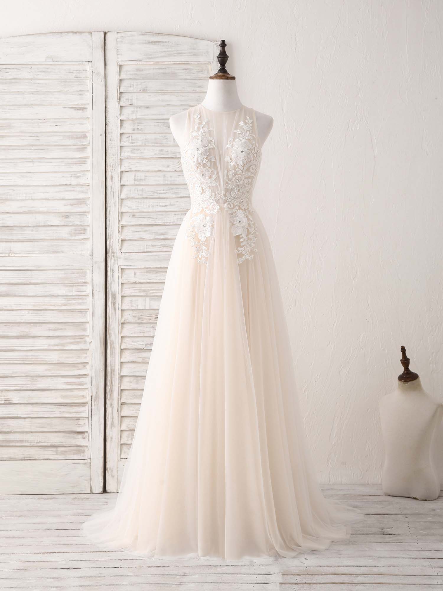 Elegant Champagne Round Neck Tulle Lace Applique Long Prom Dress for Formal Dances & Special Occasions