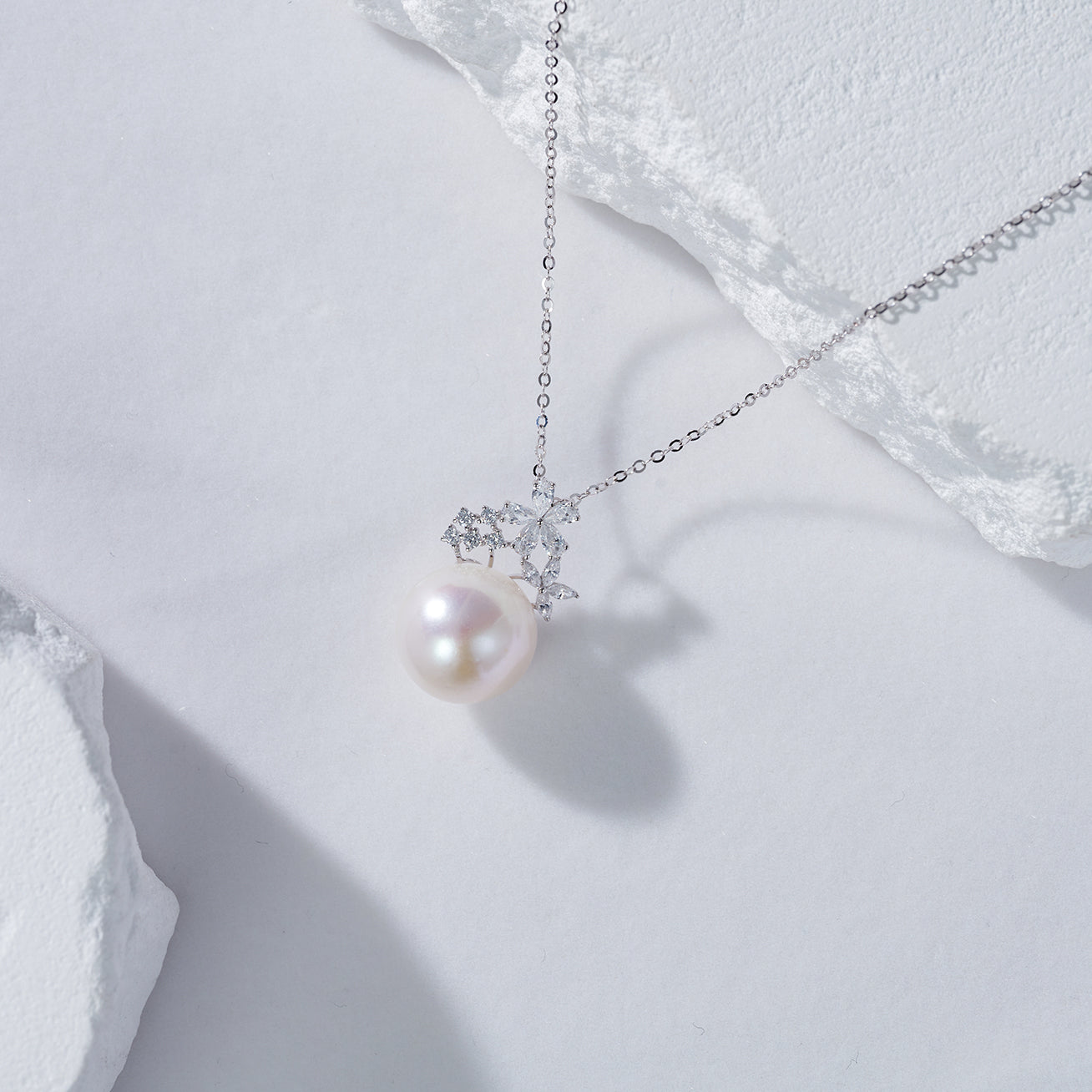 18K Solid Gold Edison Pearl Necklace KN00105 - Elegant Pearl Jewelry for Women, Perfect for Weddings, Anniversaries & Special Occasions