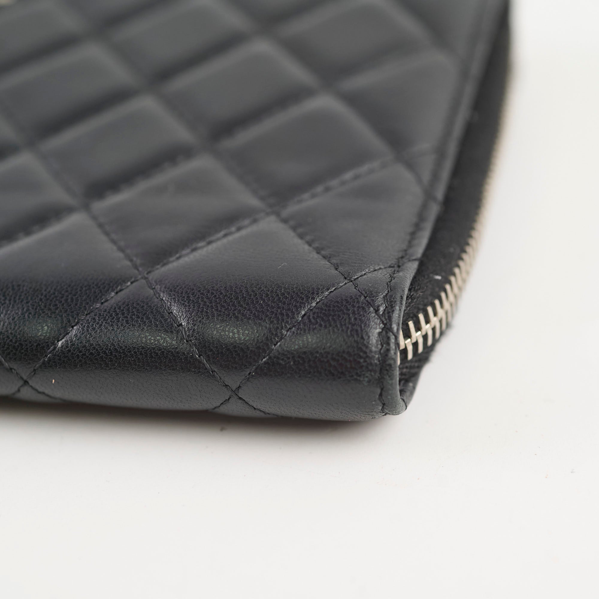 Chanel Classic Long Wallet in Black Lambskin Leather - Luxury Women's Designer Wallet for Everyday Use & Special Occasions