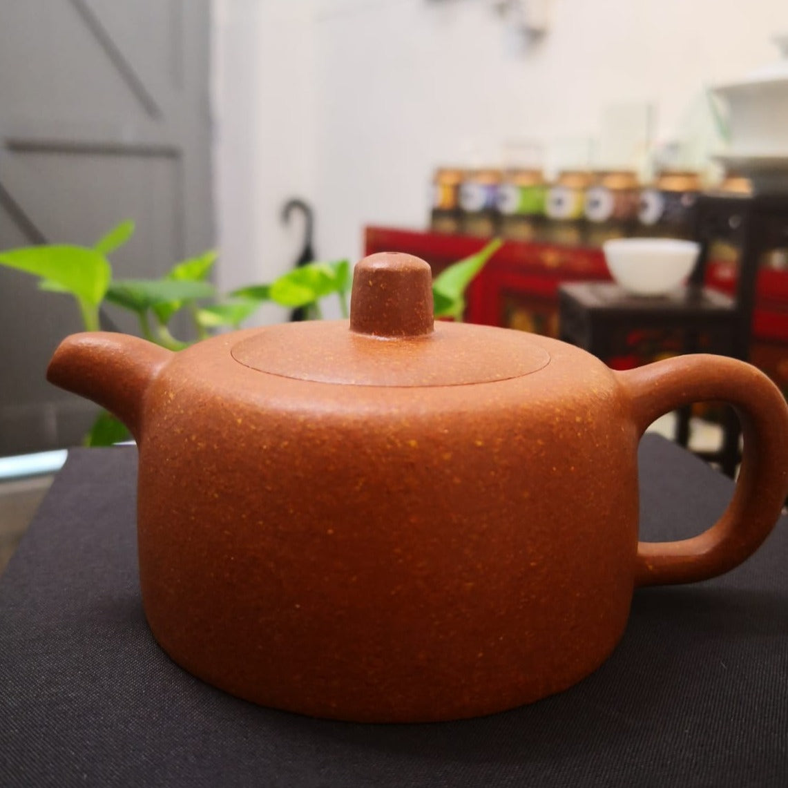 Premium Yixing Zisha Teapot - Huang Jiangpo Clay, Jinglan Style by Master Yong Shuying (National-Level Senior Craft Artist) - Perfect for Chinese Tea Ceremonies, Gifts & Collectibles