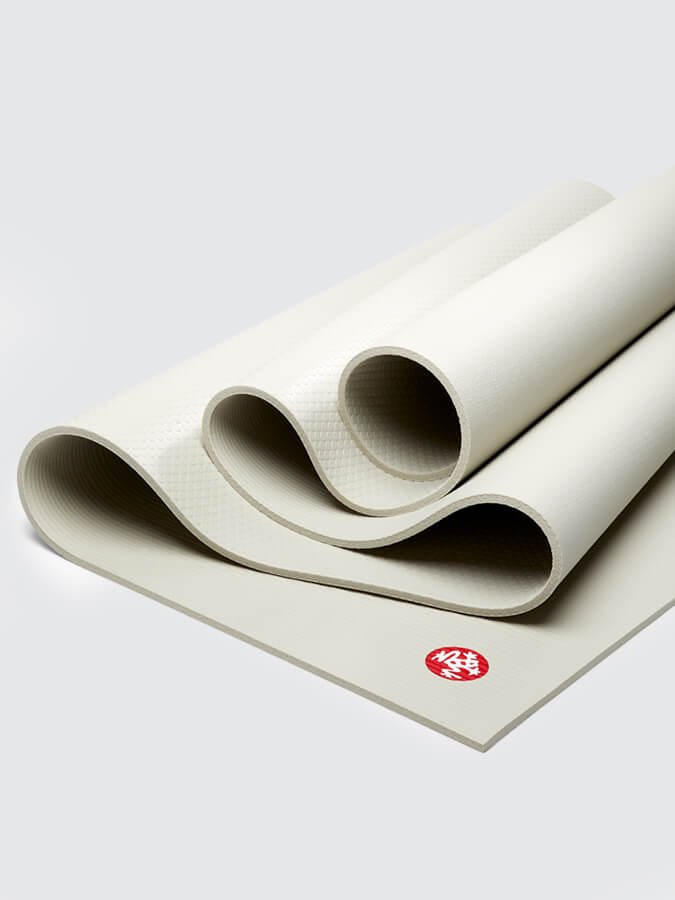 Premium Manduka PRO Yoga Mat 6mm - Extra Thick Non-Slip Eco-Friendly Exercise Mat for Hot Yoga, Pilates & Home Workouts - Ideal for Professional Yogis & Fitness Enthusiasts