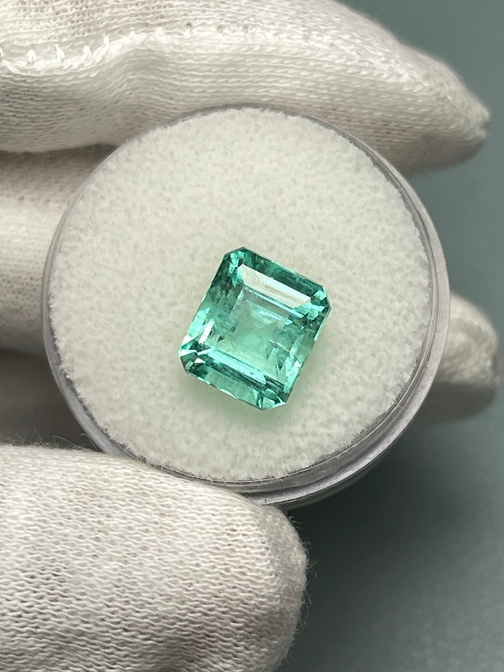 4.91 Carat 10x8.5mm Chunky Pastel Bluish Green Natural Loose Colombian Emerald Gemstone - Emerald Cut for Jewelry Making, Engagement Rings & Luxury Gifts