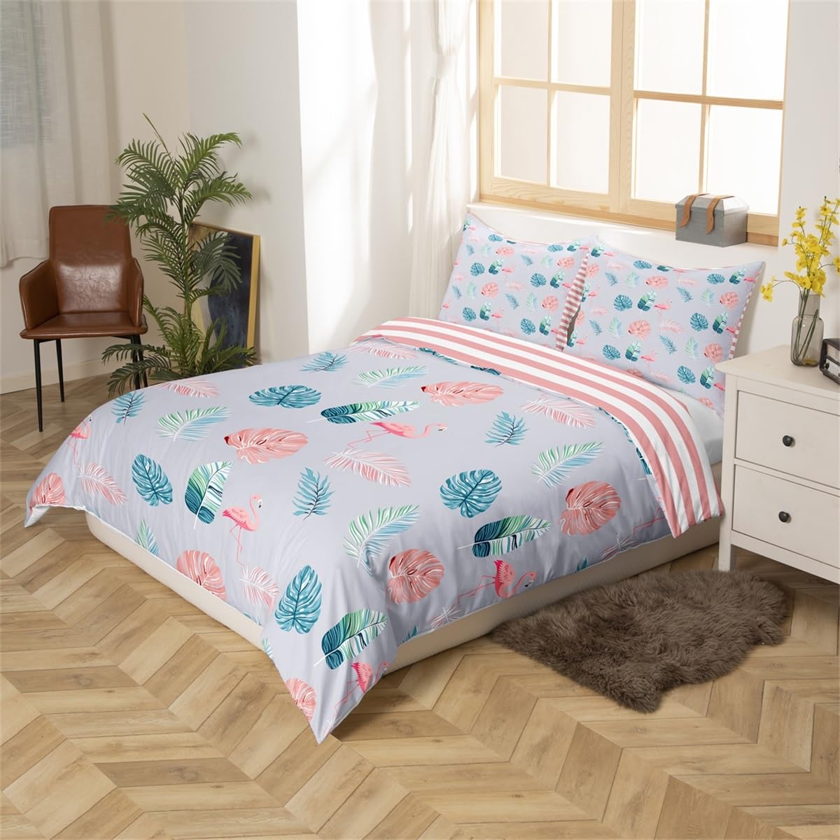Feelyou Flamingo Bedding Set - Tropical Bird Animal Print Comforter Cover with Palm Tree Leaf Pattern - Soft Microfiber Duvet Cover & Pillow Shams (2-Piece Twin Size, Zipper Closure) - Perfect for Beach Themed Bedrooms, Tropical Home Decor & Vacation Style Bedding