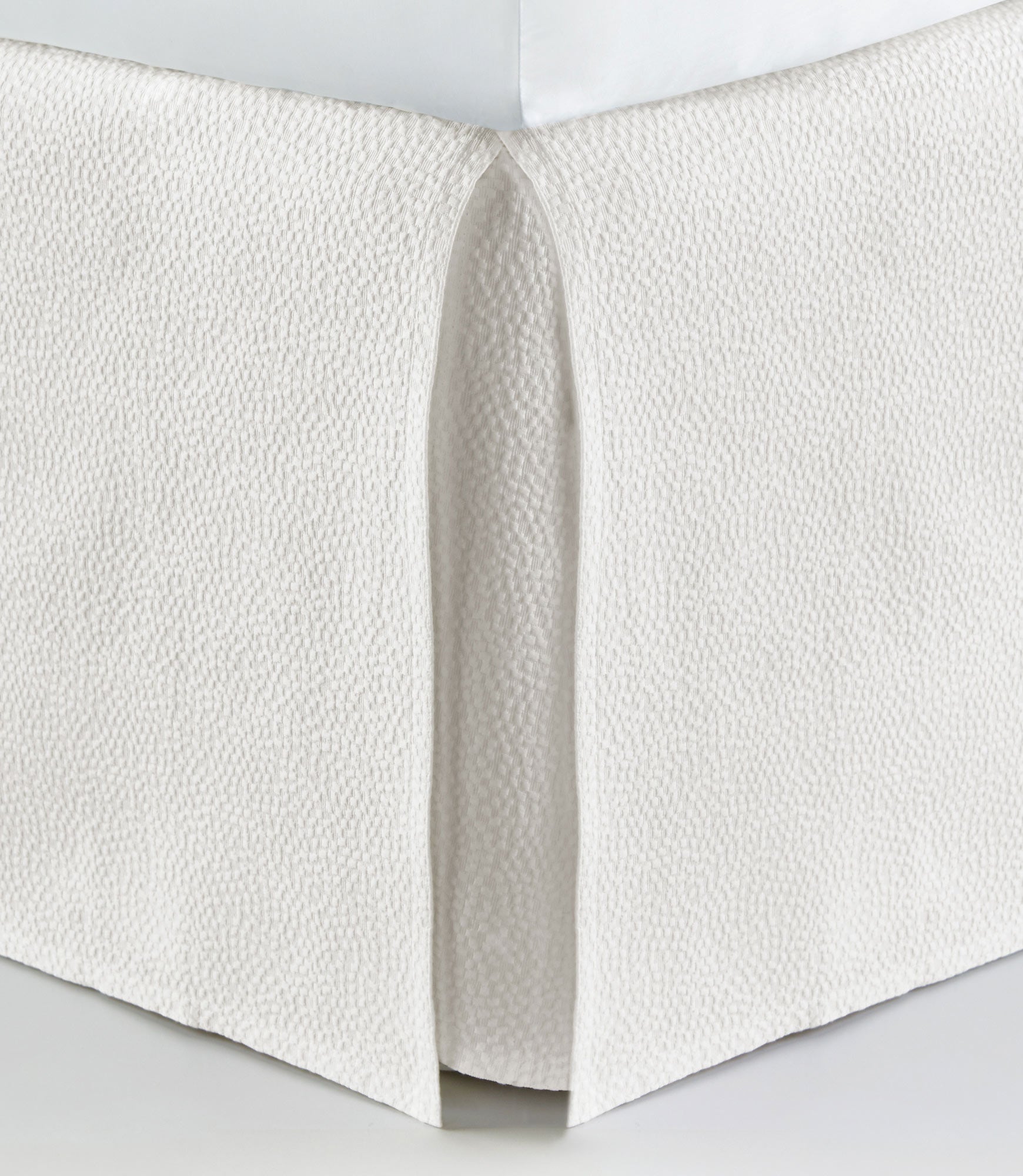 Montauk Matelassé Bed Skirt - Luxury Quilted Dust Ruffle for King, Queen & Full Beds - Perfect for Master Bedrooms, Guest Rooms & Hotel Decor