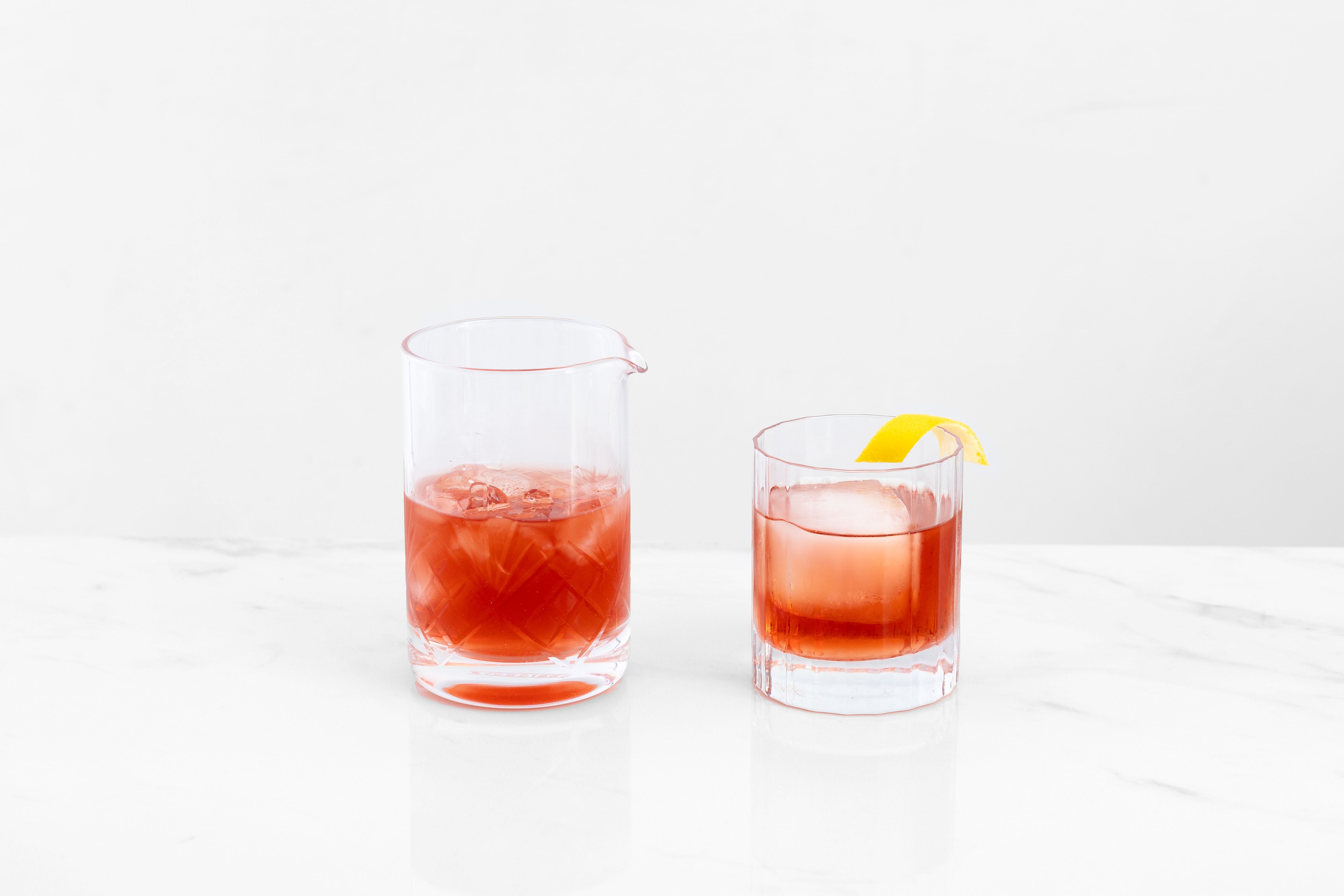 Premium Botanica Cocktail Mixing Glass – Elegant Barware for Mixing Classic & Craft Cocktails – Perfect for Home Bars & Professional Bartenders