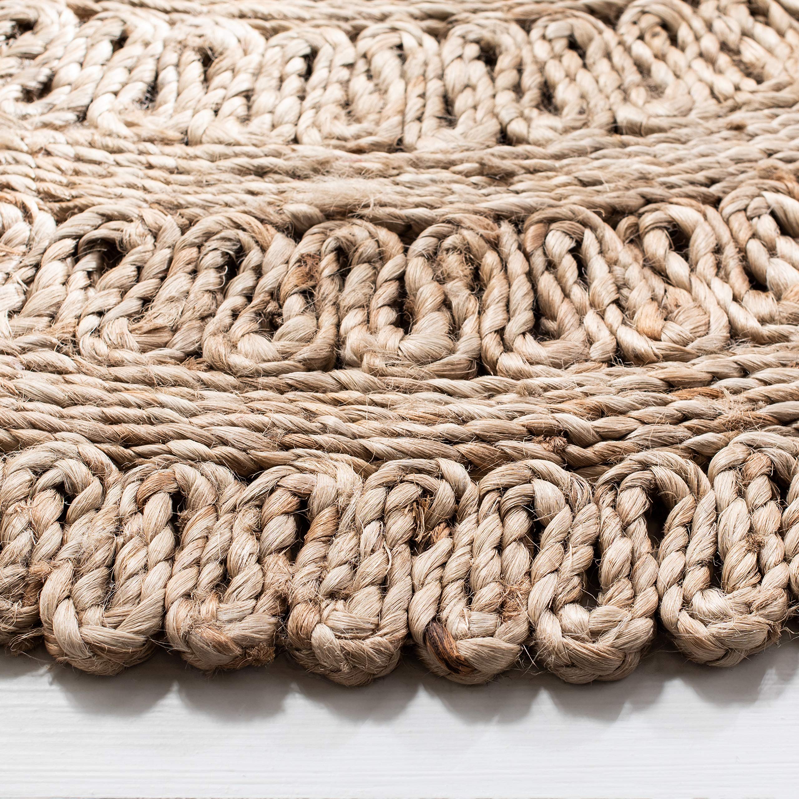 SAFAVIEH Natural Fiber Round Collection 8' Round Jute Area Rug - Handmade Boho Chic Farmhouse Rug for Living Room, Bedroom & Nursery | Eco-Friendly Natural Fiber Floor Decor