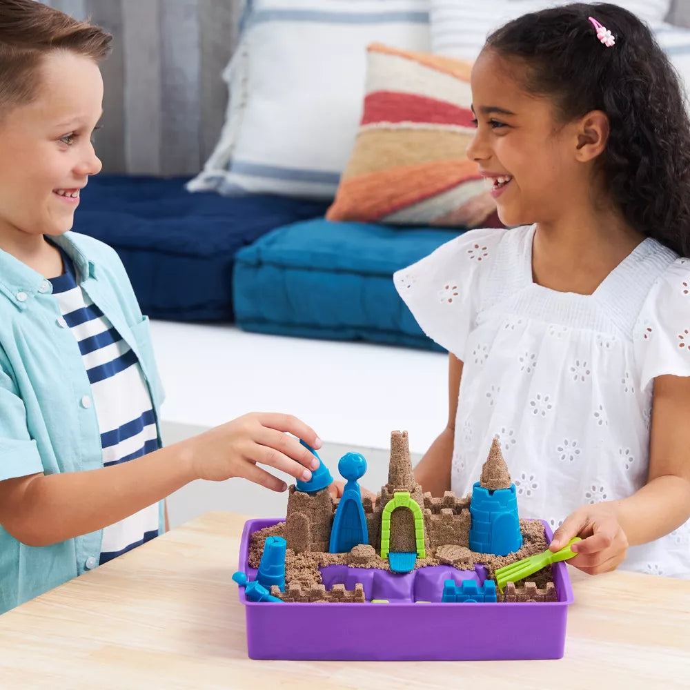 Kinetic Sand Deluxe Beach Castle Playset - Moldable Sensory Sand Toy for Kids, Beach Themed Building Set for Creative Play & Stress Relief - Perfect for Indoor & Outdoor Sandbox Fun